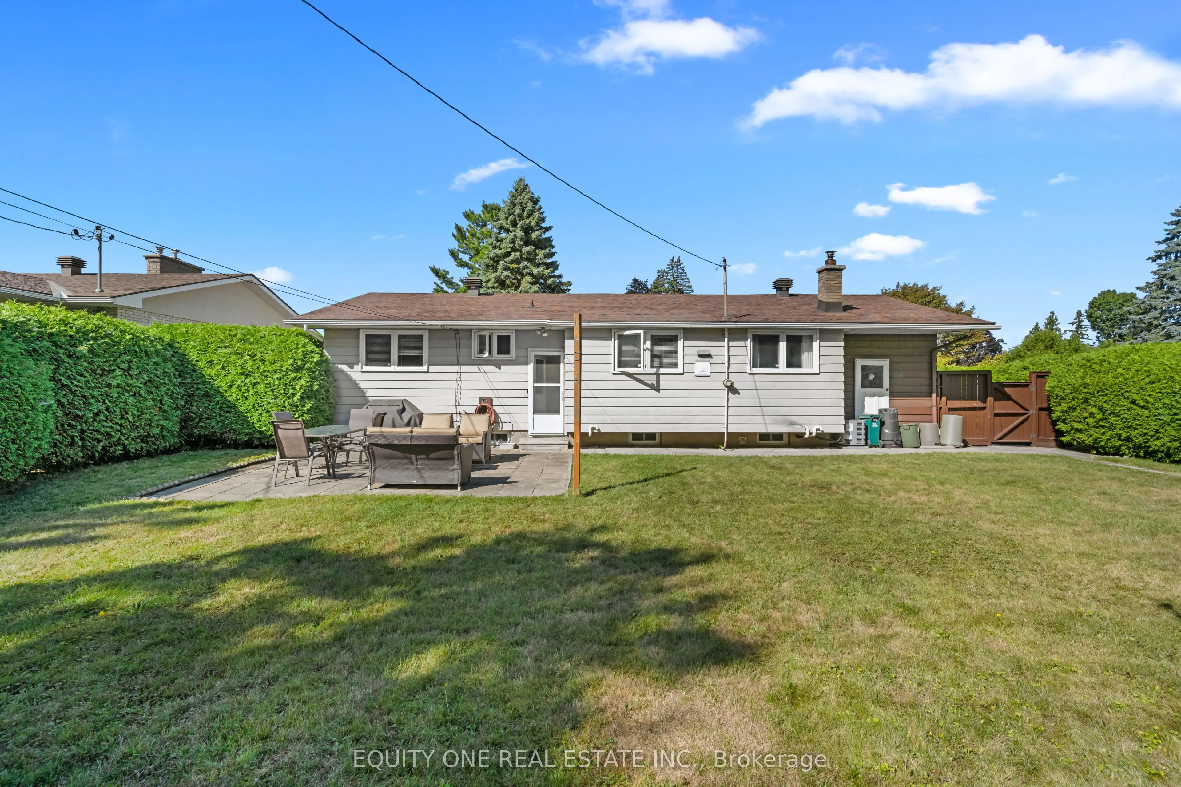 2 Parkside Crescent