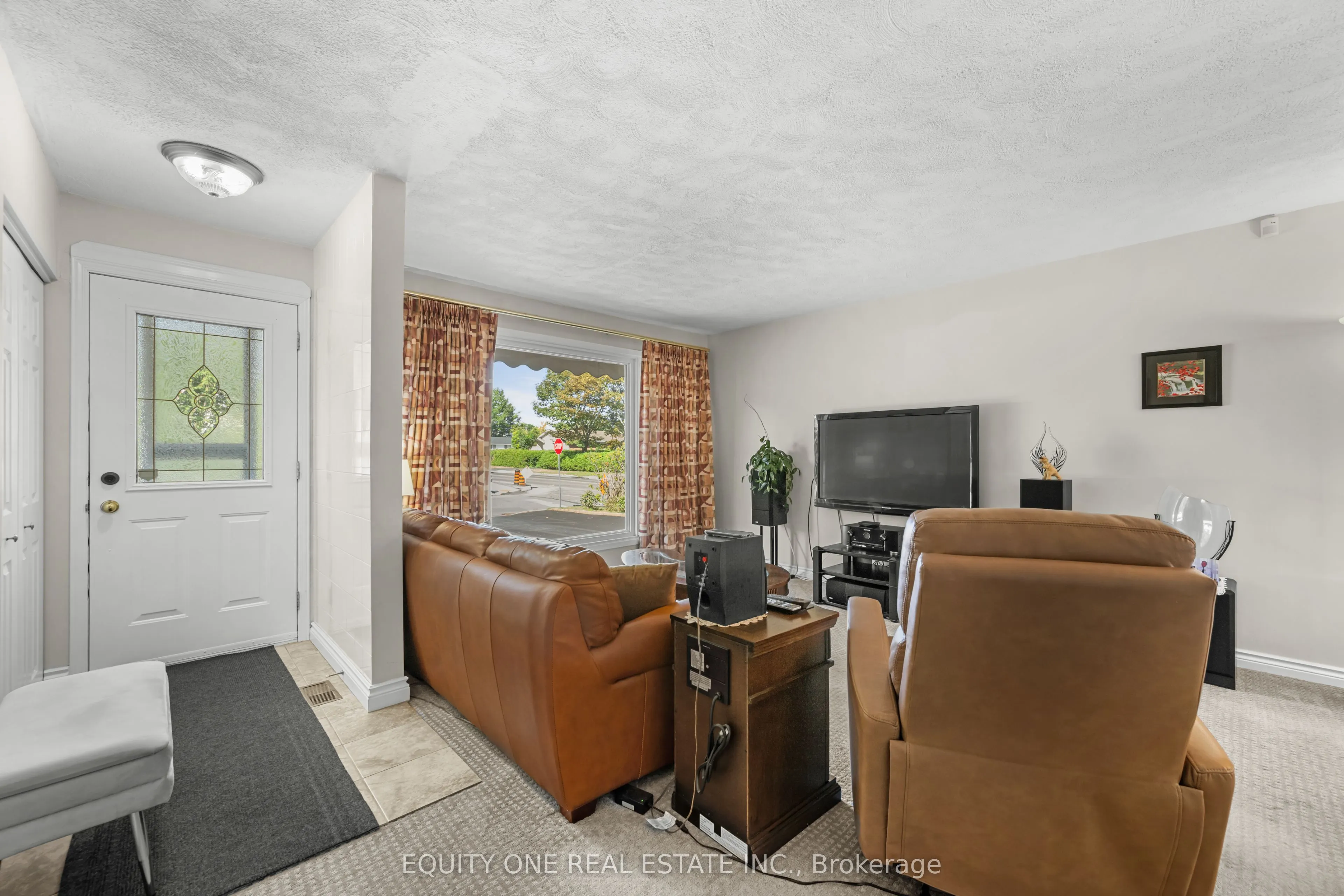 2 Parkside Crescent