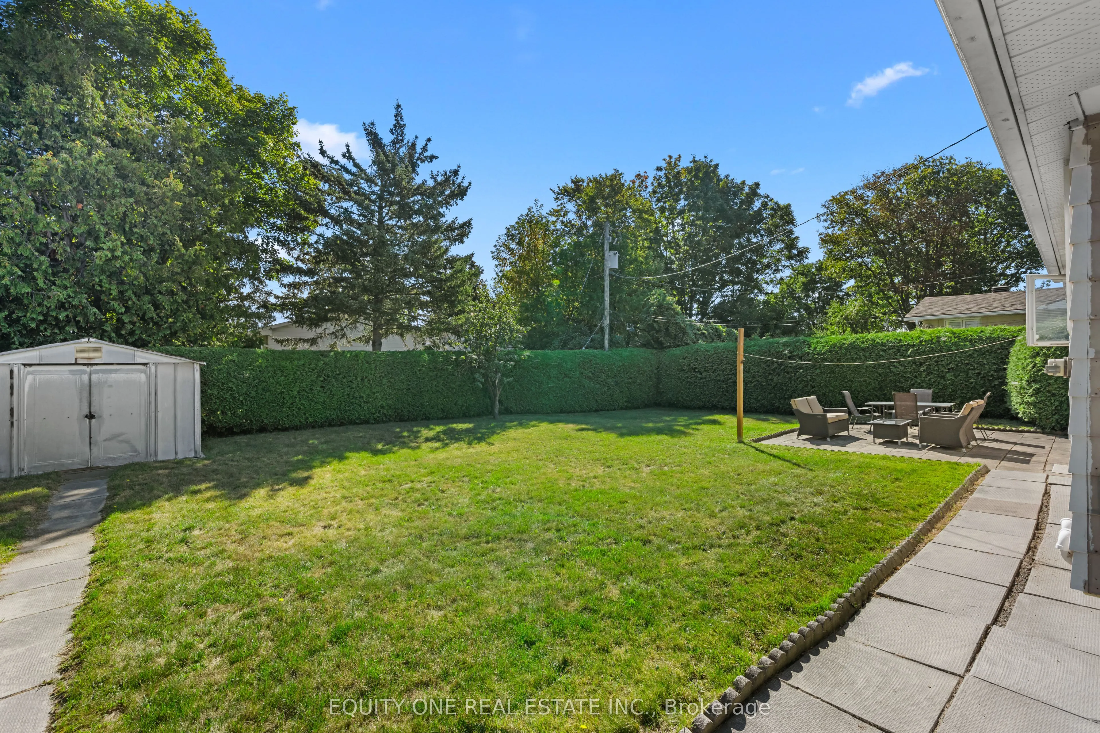 2 Parkside Crescent