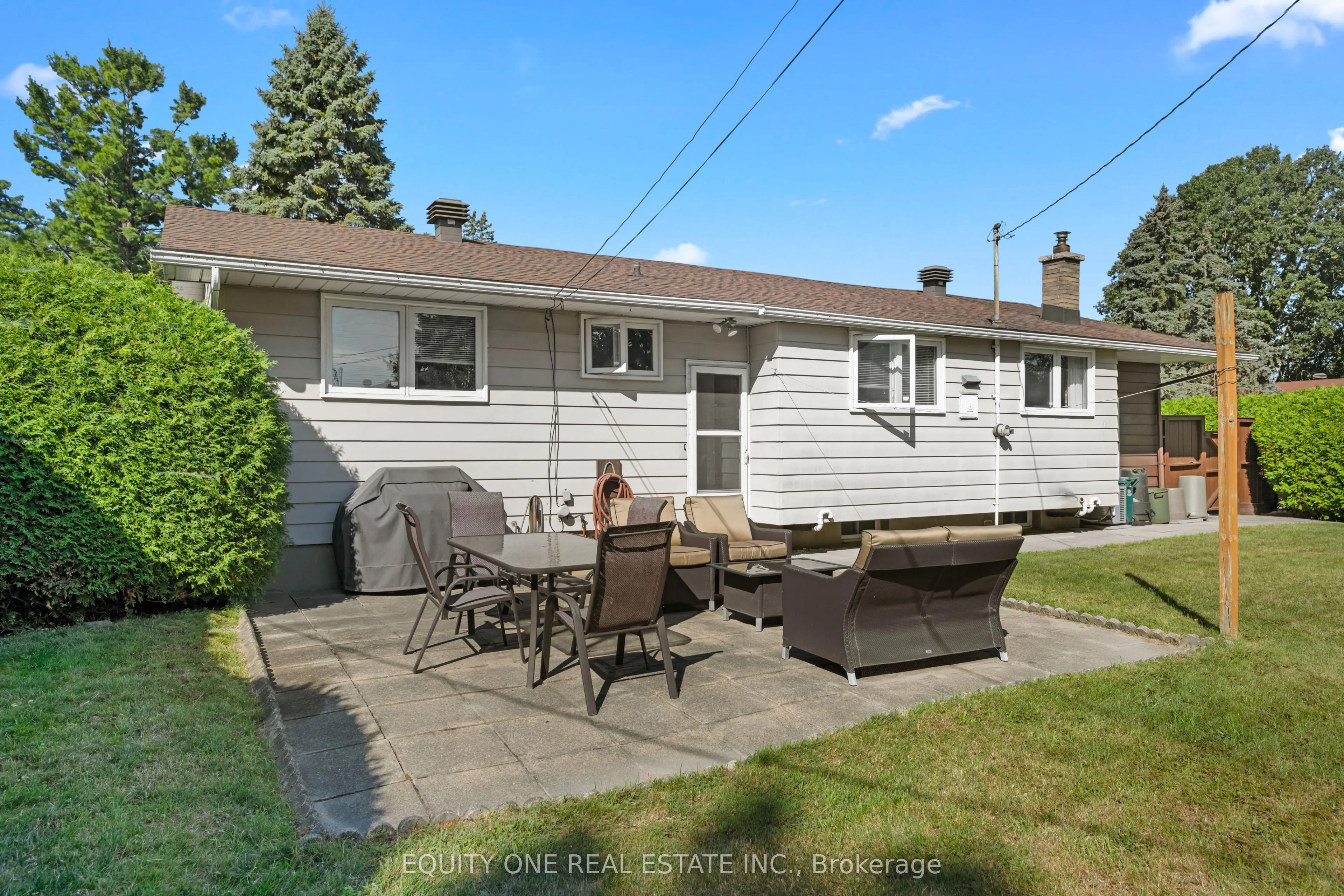2 Parkside Crescent