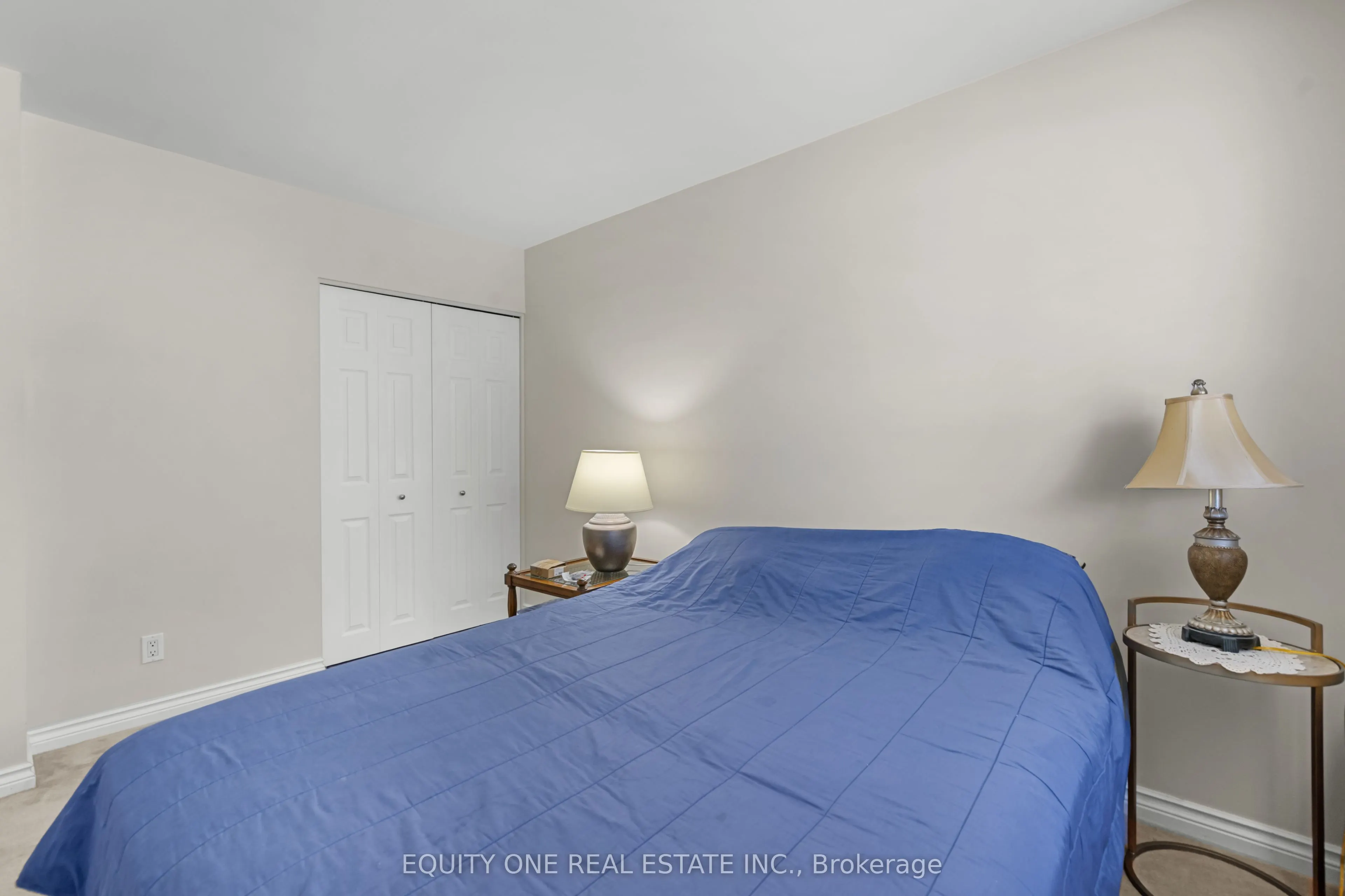 2 Parkside Crescent