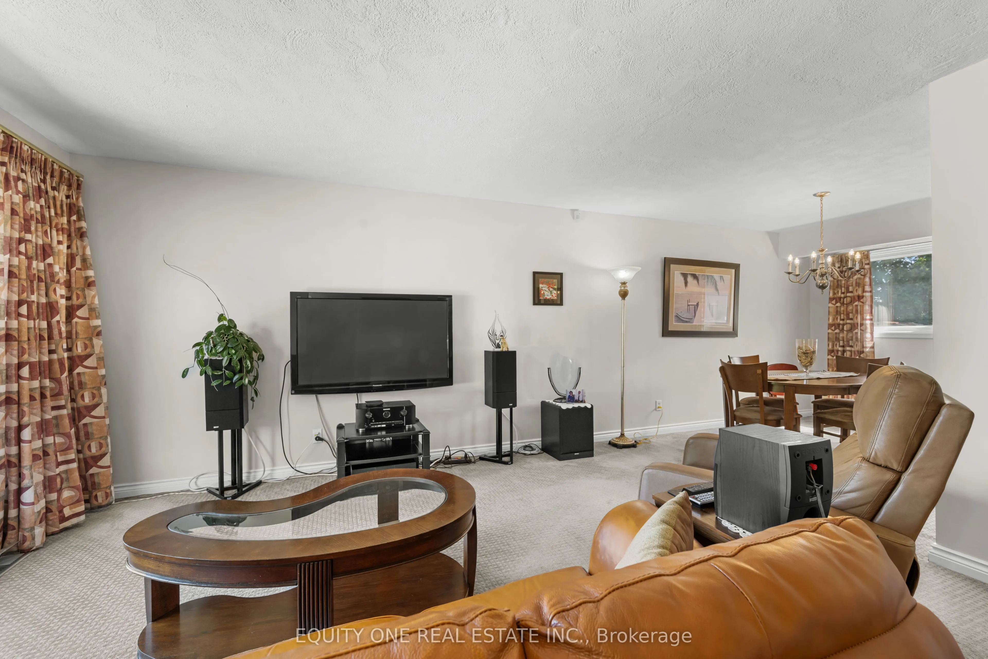 2 Parkside Crescent