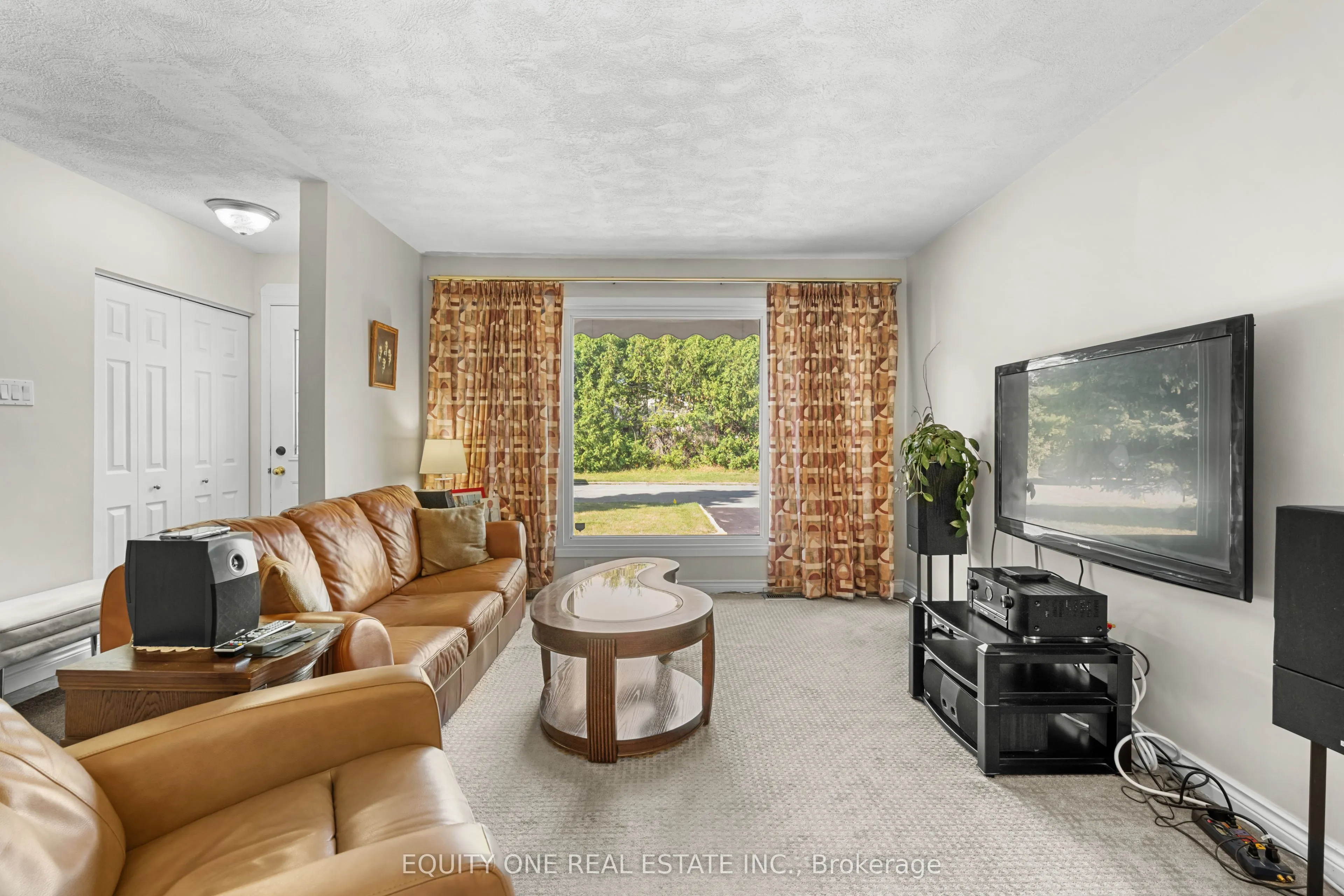 2 Parkside Crescent