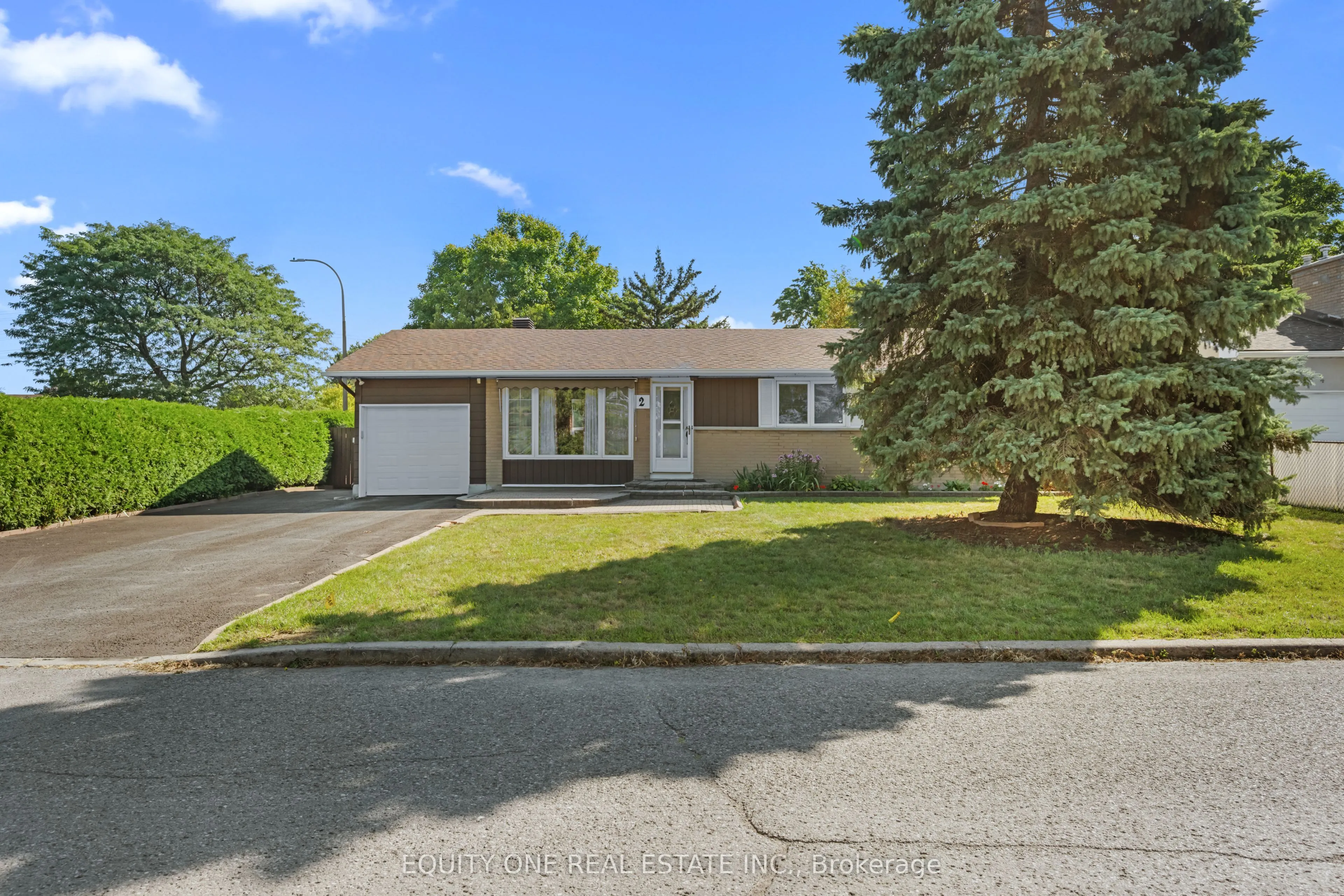 2 Parkside Crescent