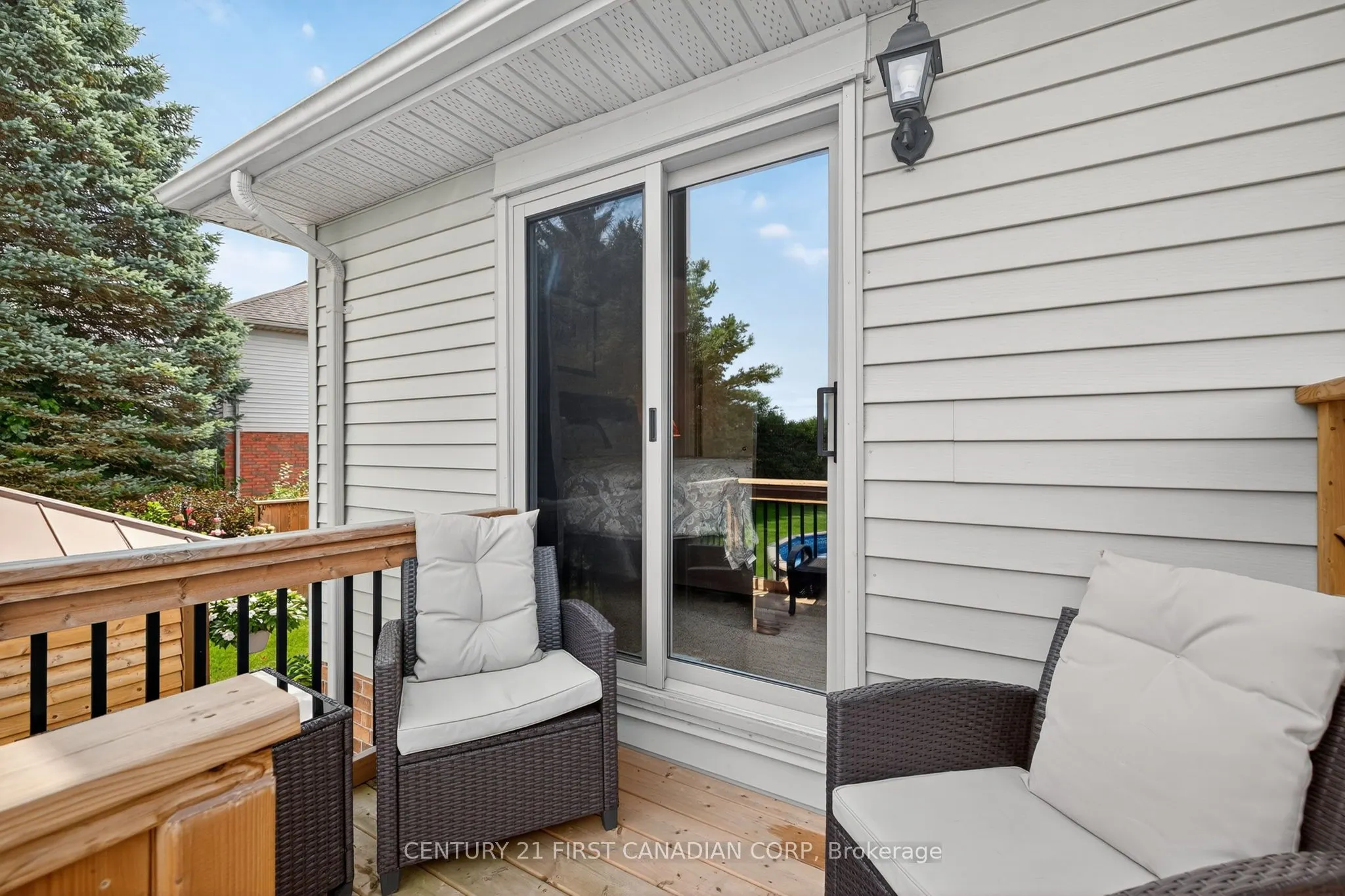 19 Hemlock Boulevard