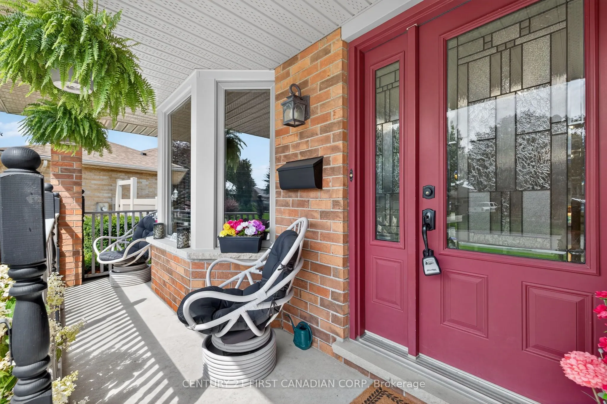 19 Hemlock Boulevard