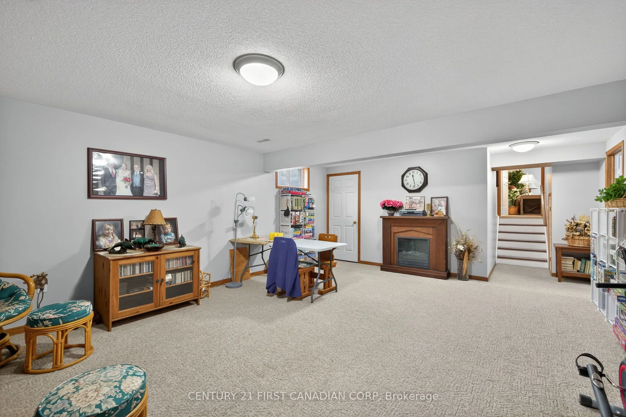19 Hemlock Boulevard