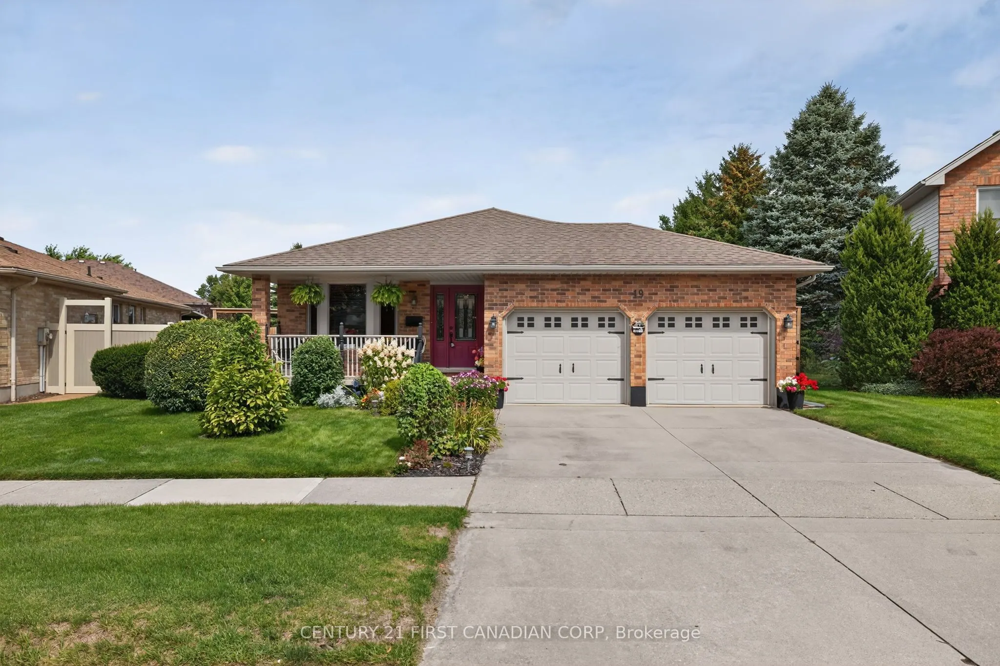 19 Hemlock Boulevard