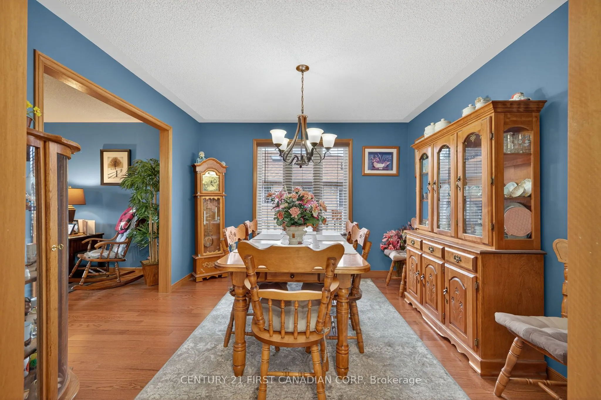 19 Hemlock Boulevard