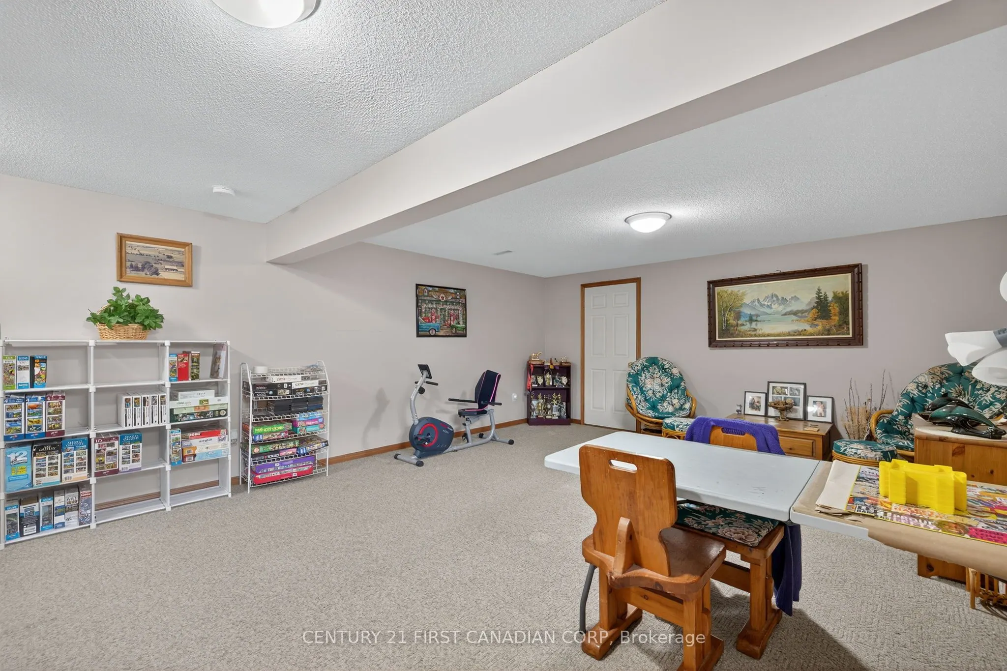 19 Hemlock Boulevard