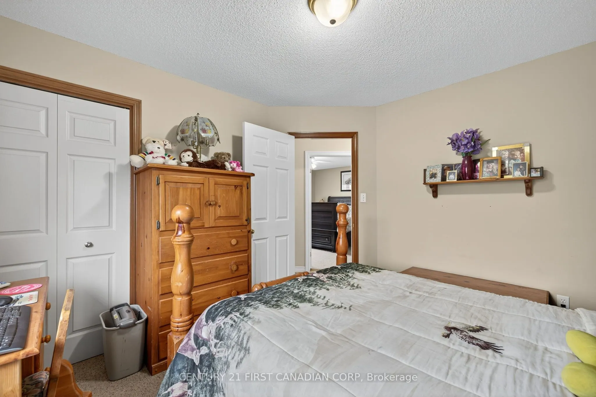 19 Hemlock Boulevard