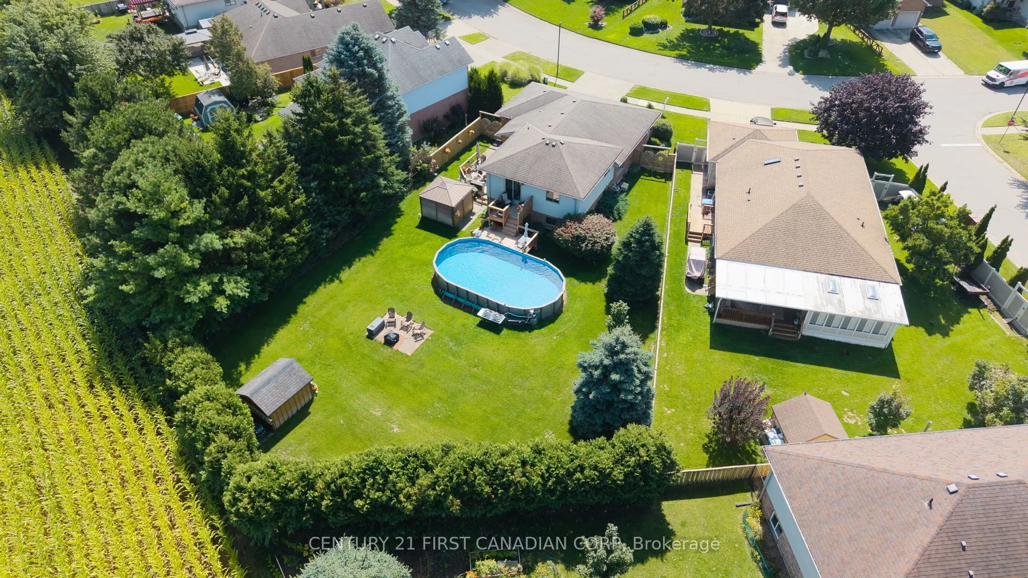19 Hemlock Boulevard