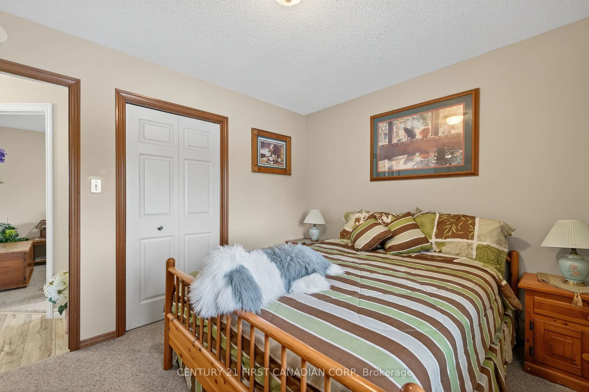 19 Hemlock Boulevard
