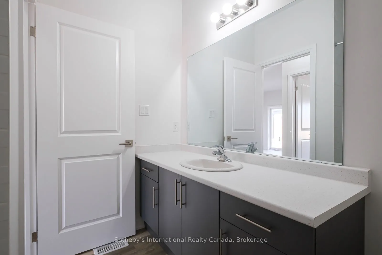 550 Grey Street, #19