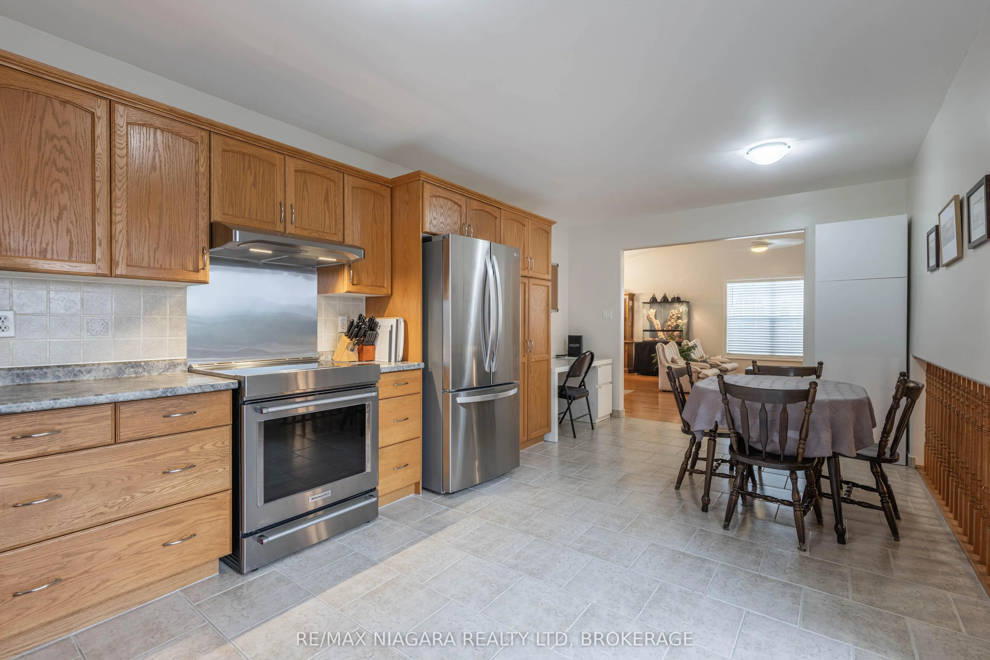 7229 Parkside Road