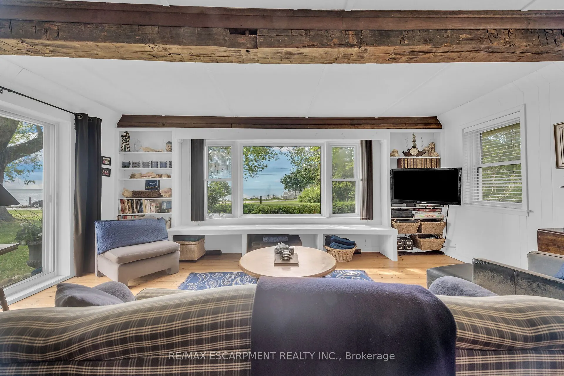 2593 North Shore Drive