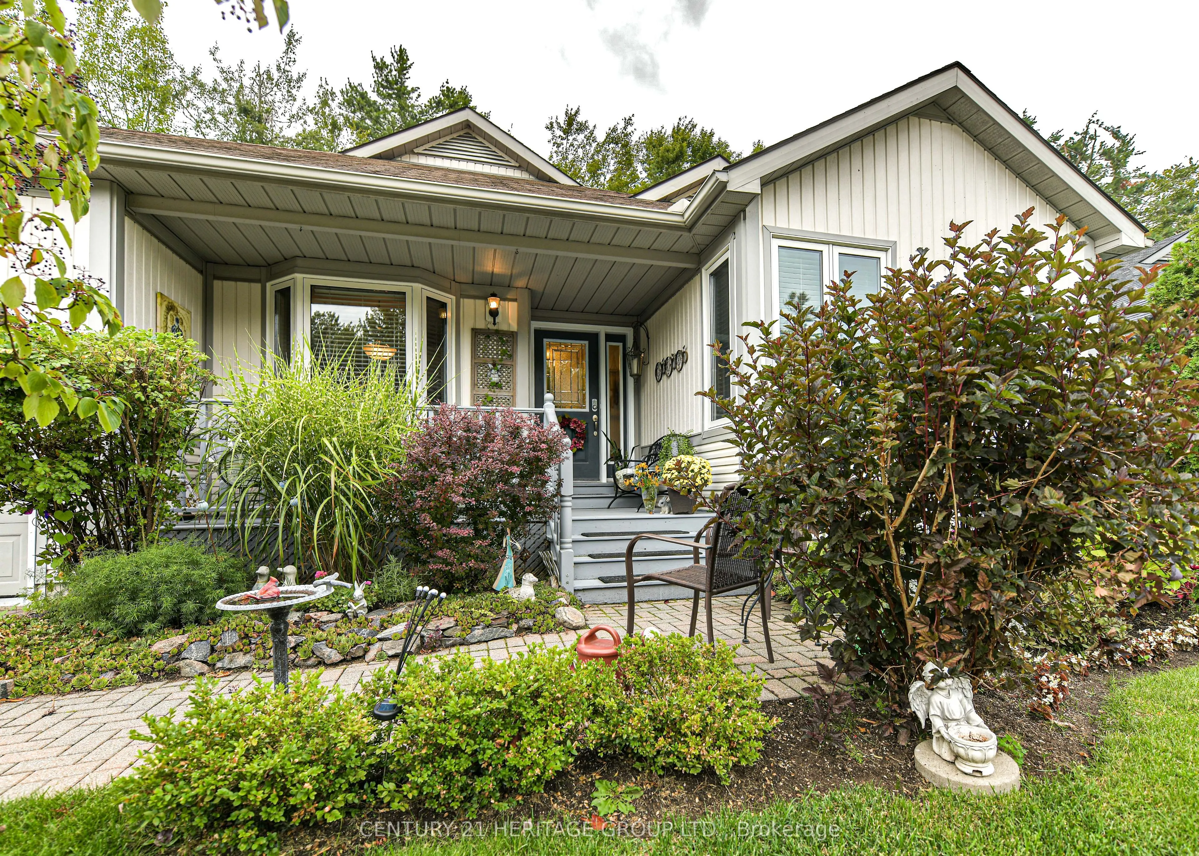 43 Pineridge Gate