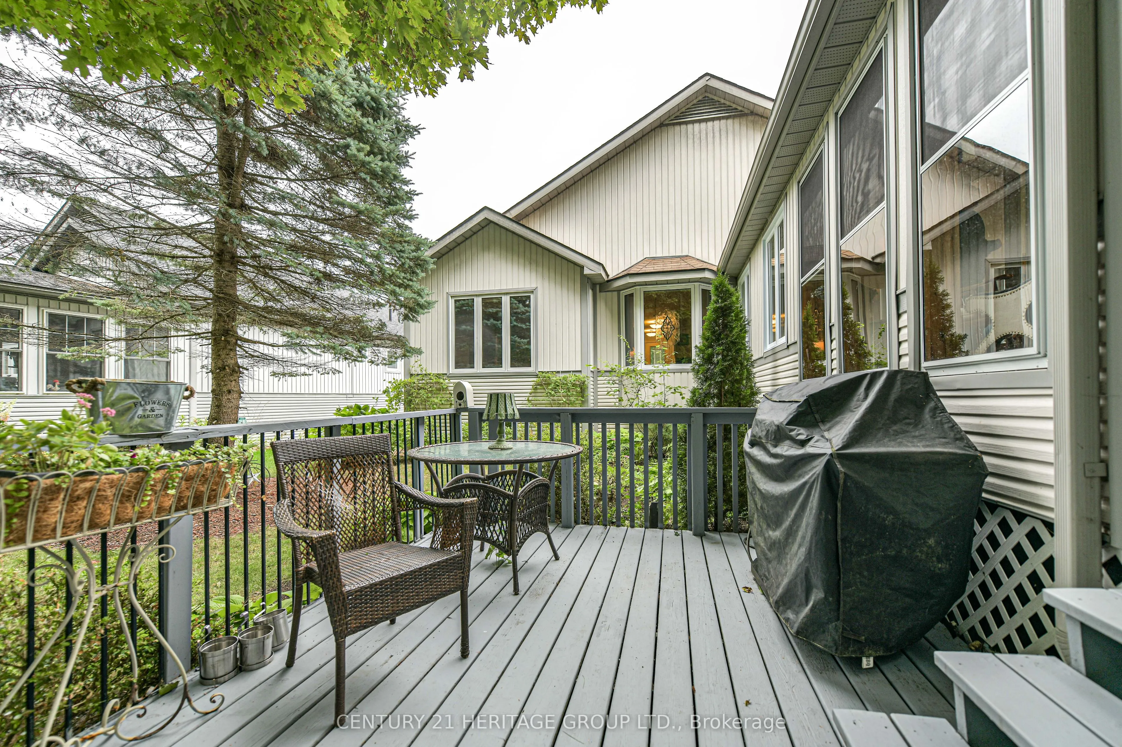 43 Pineridge Gate