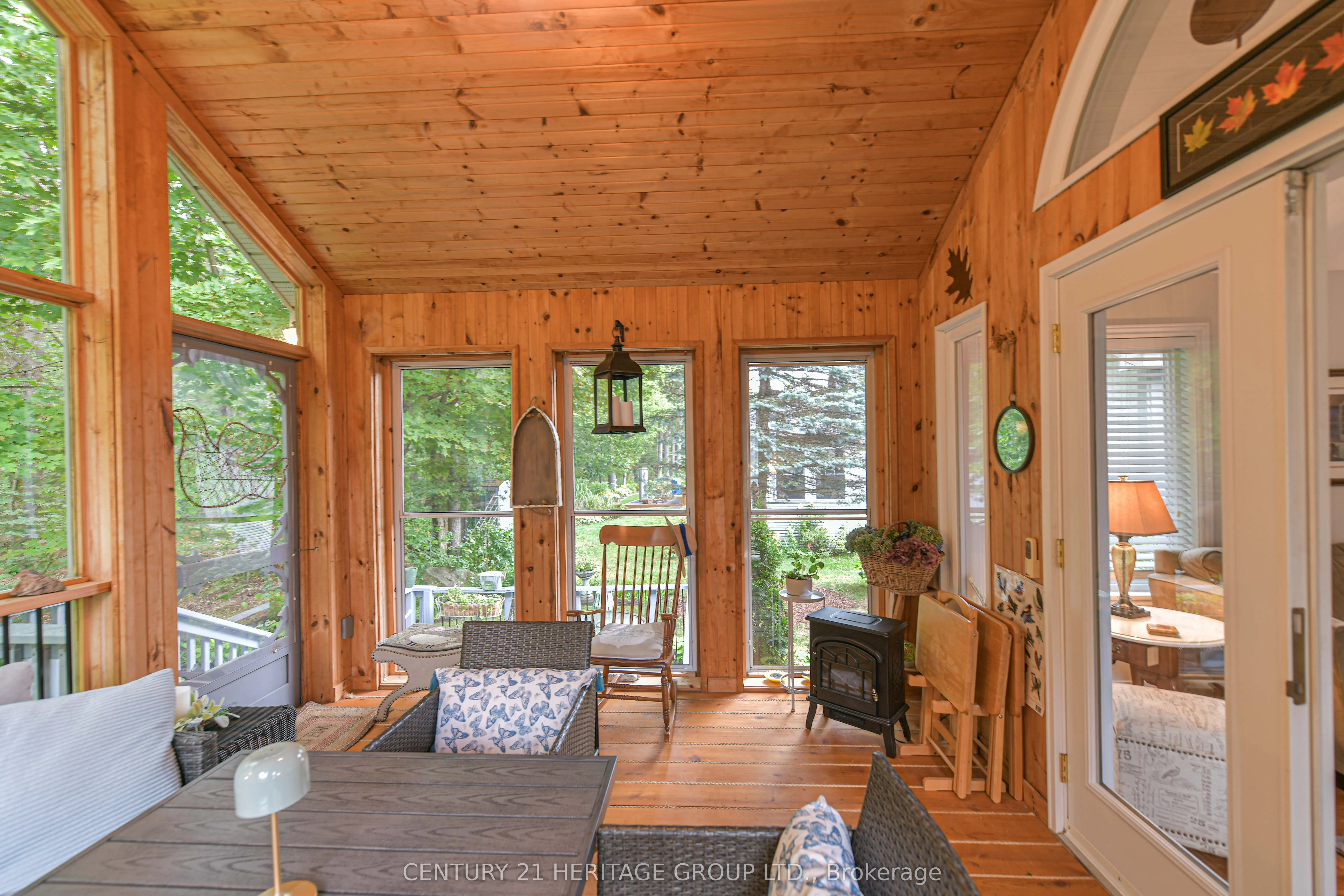 43 Pineridge Gate