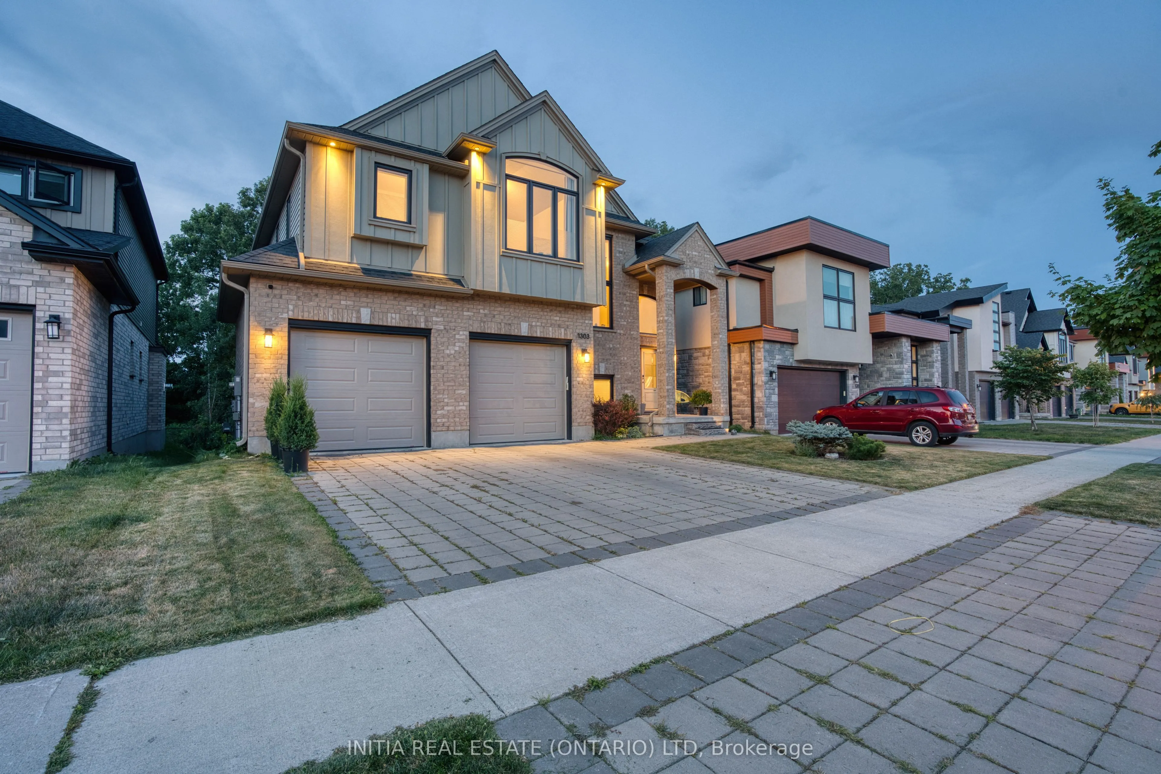 1303 Dyer Crescent