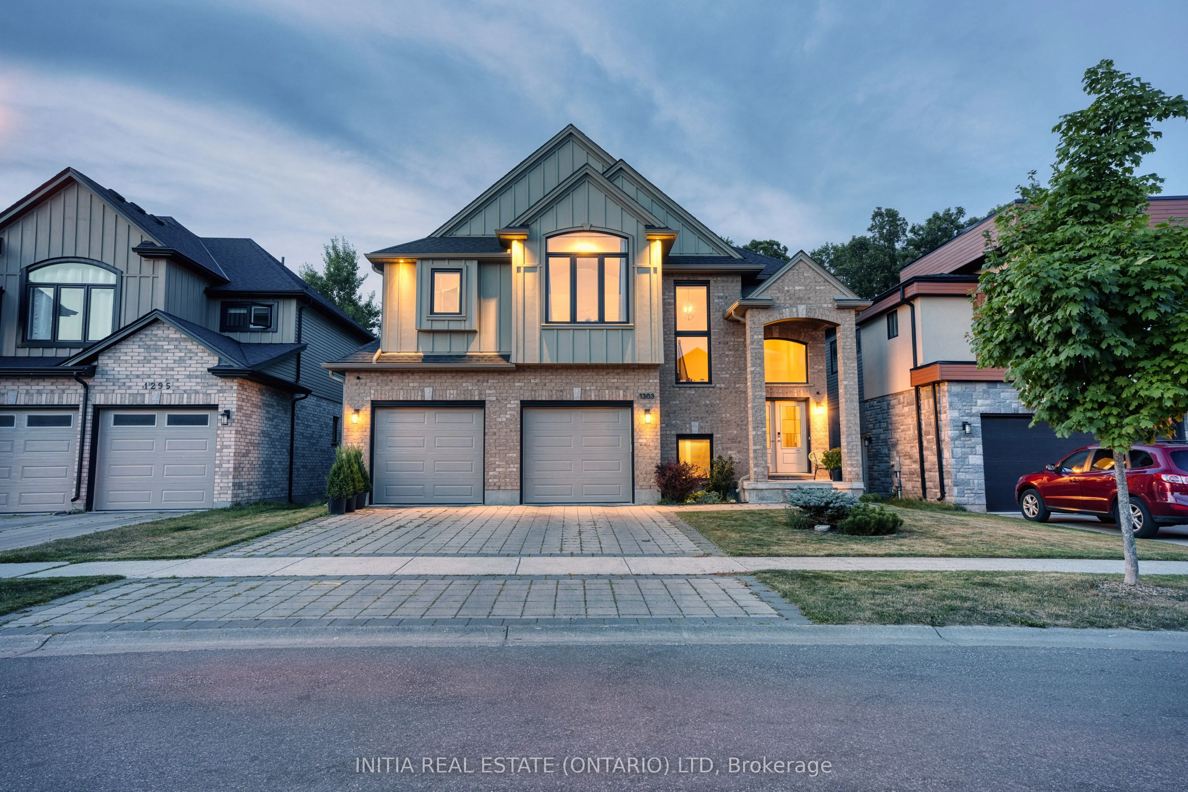 1303 Dyer Crescent