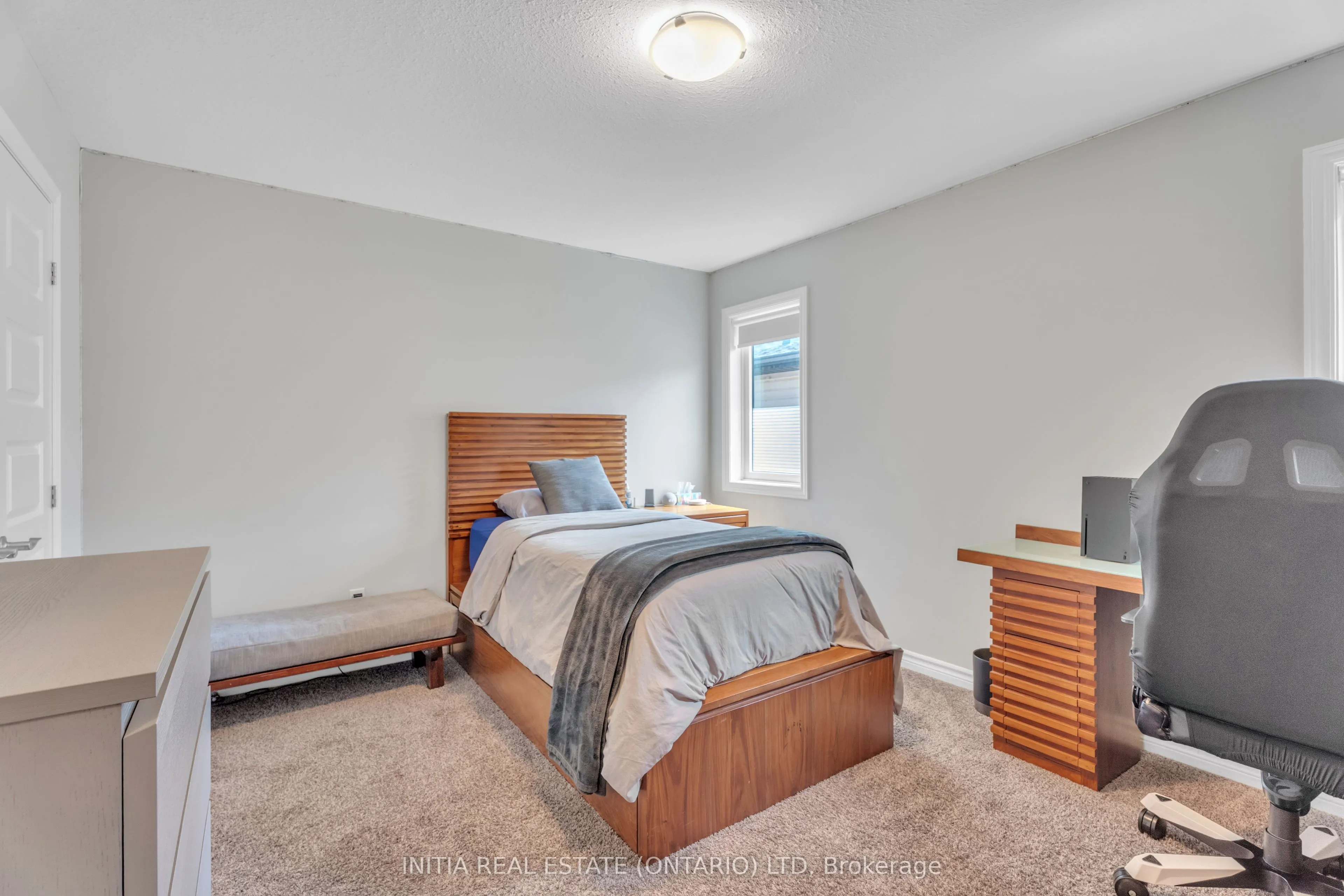 1303 Dyer Crescent