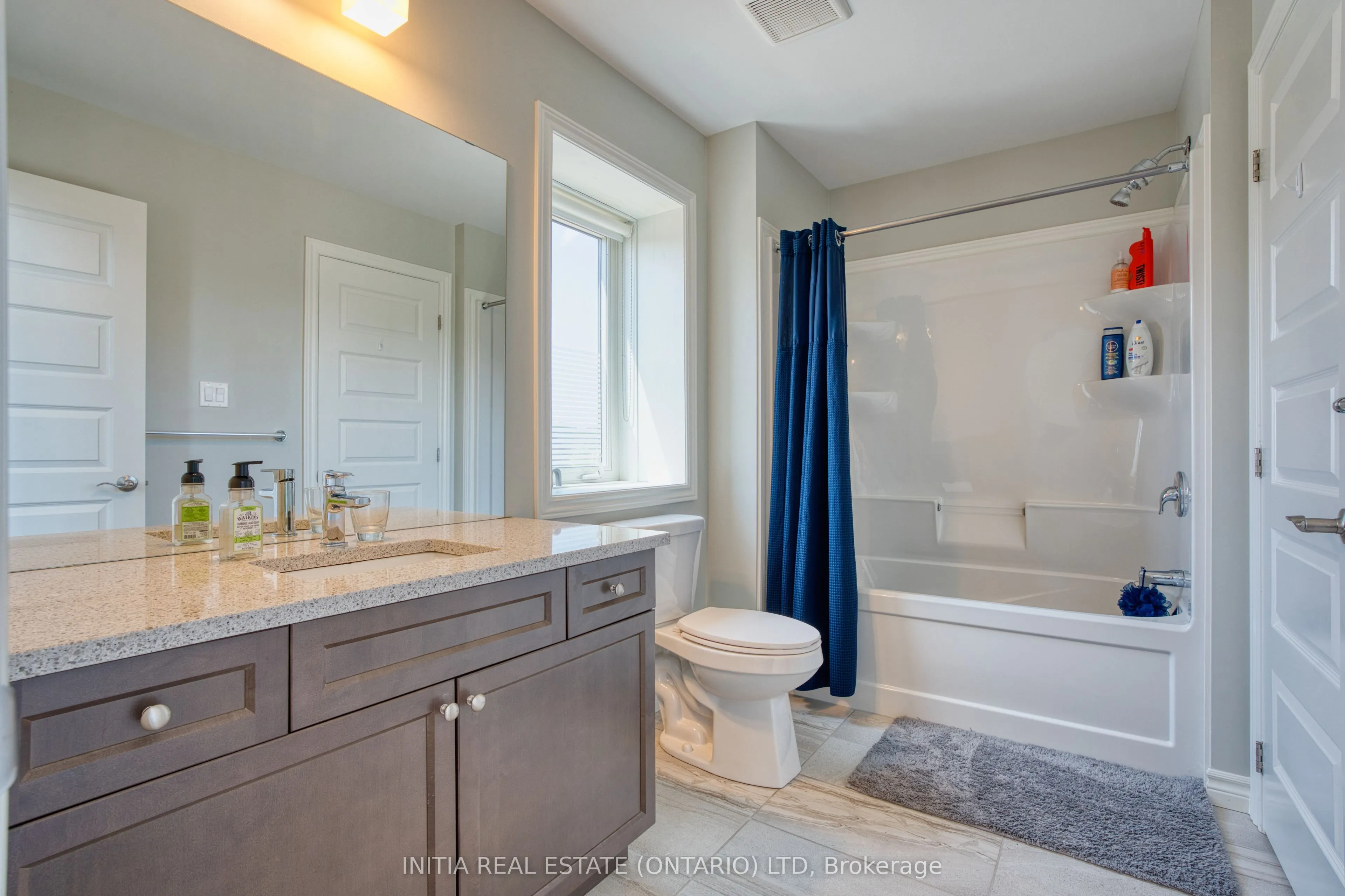 1303 Dyer Crescent