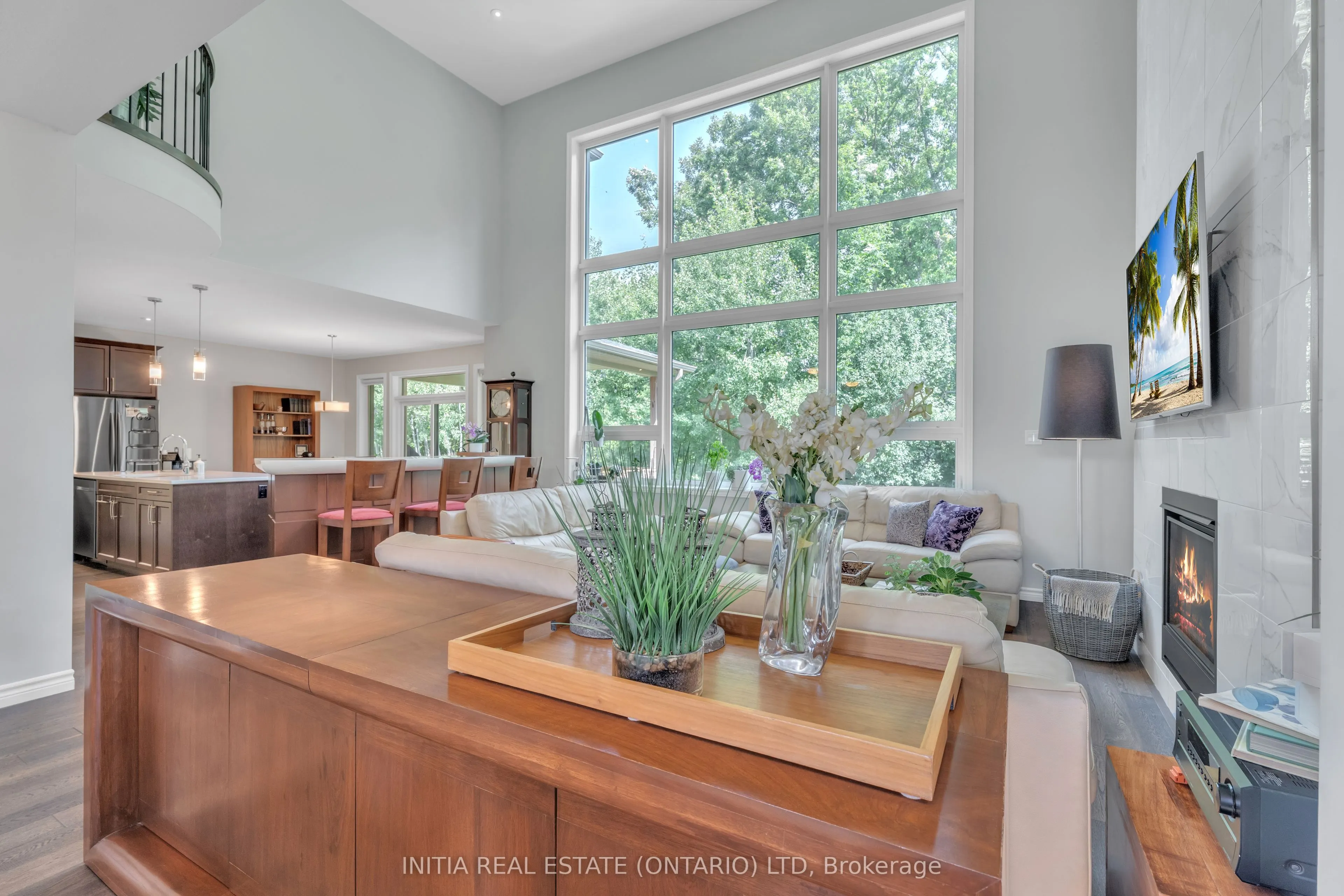 1303 Dyer Crescent