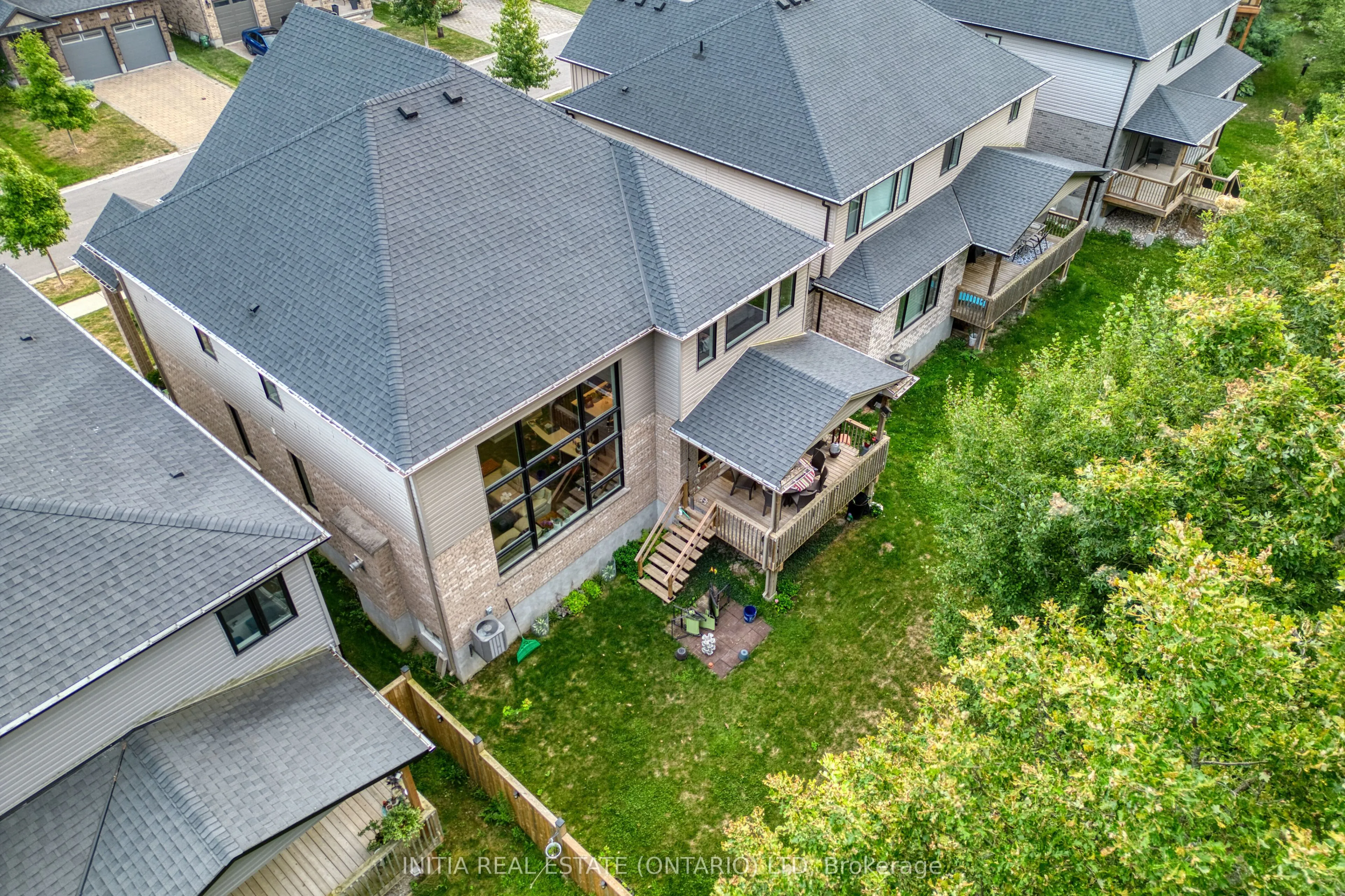 1303 Dyer Crescent