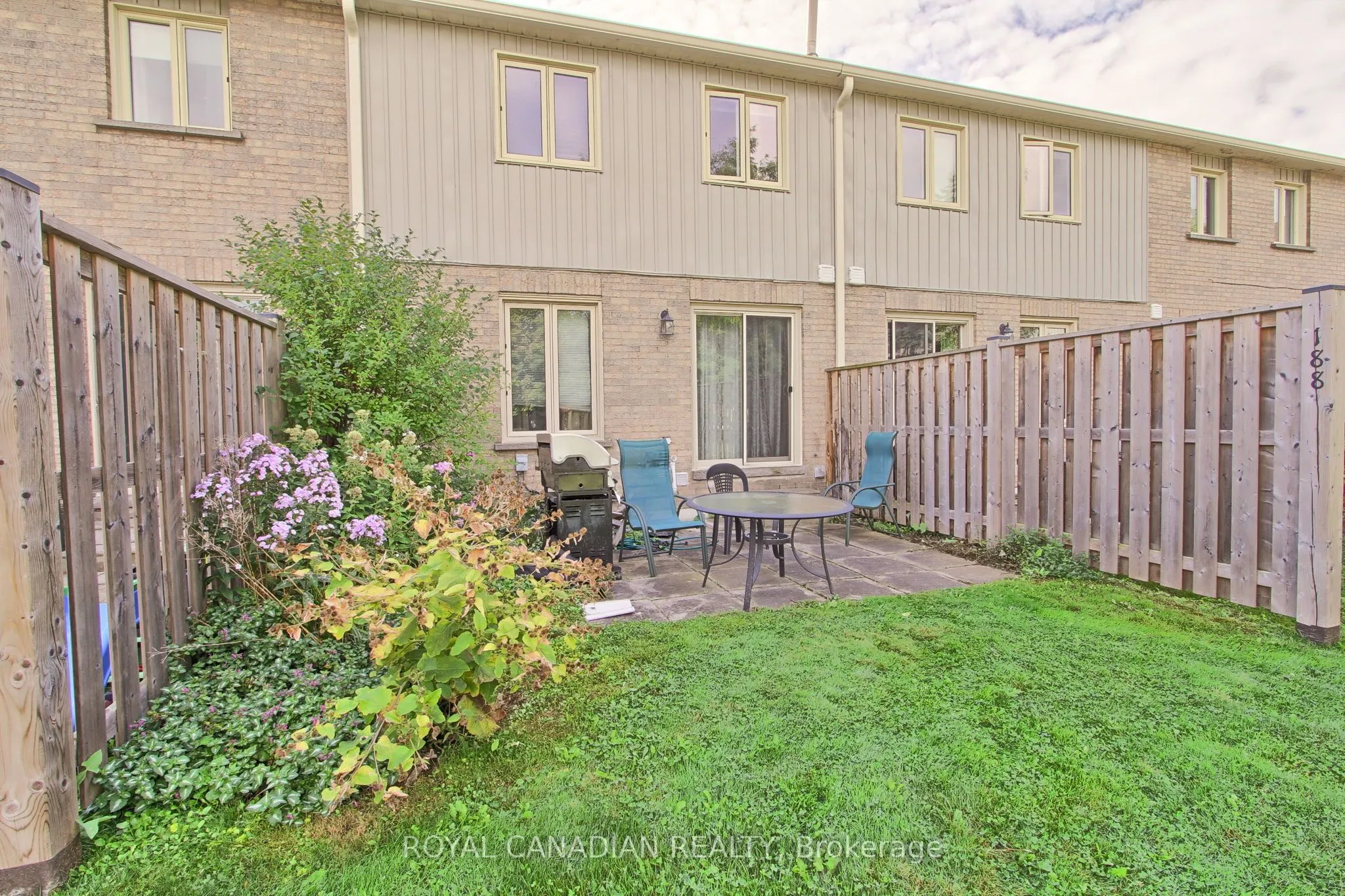 302 COLLEGE Avenue W, #188