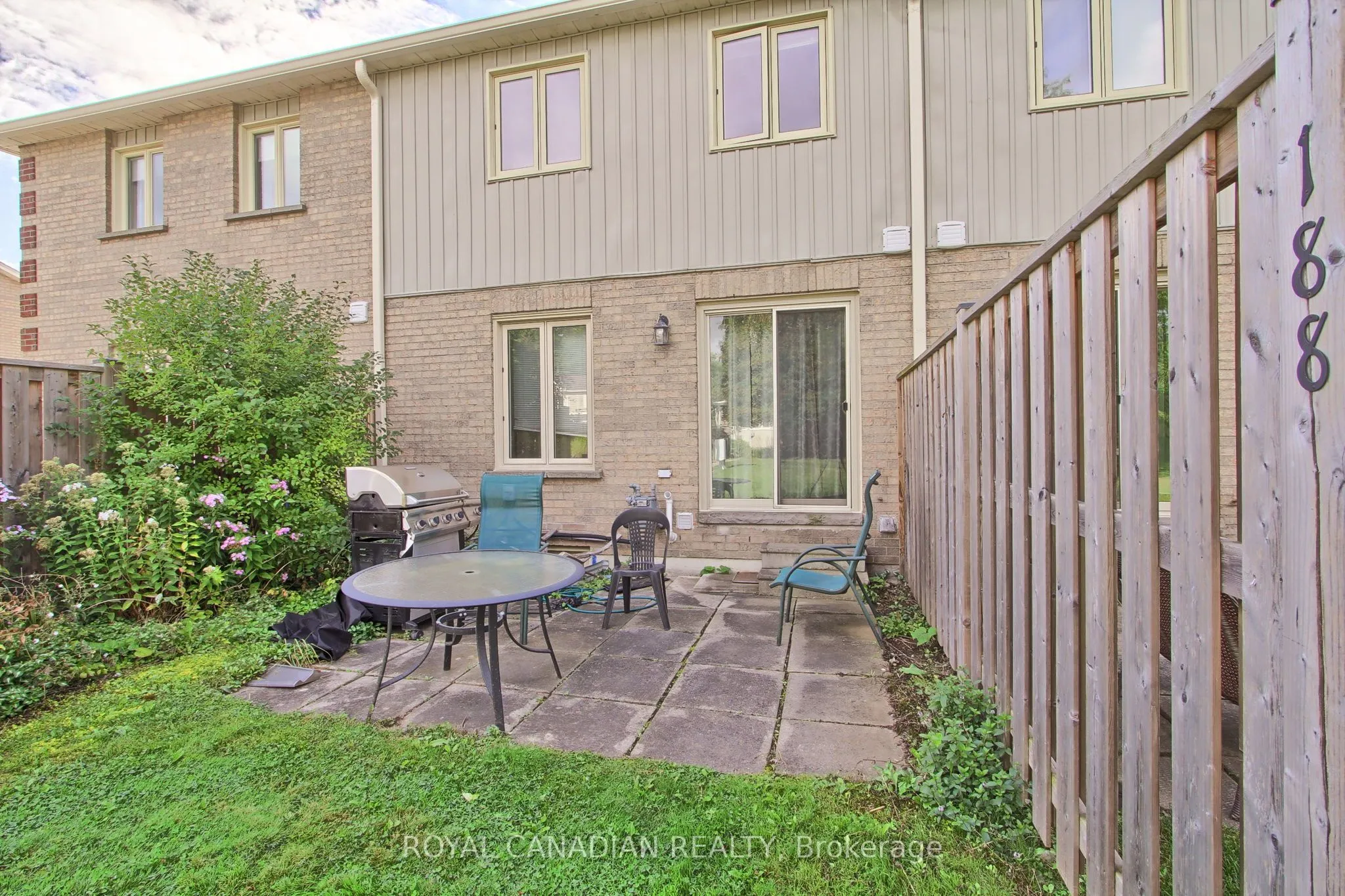 302 COLLEGE Avenue W, #188