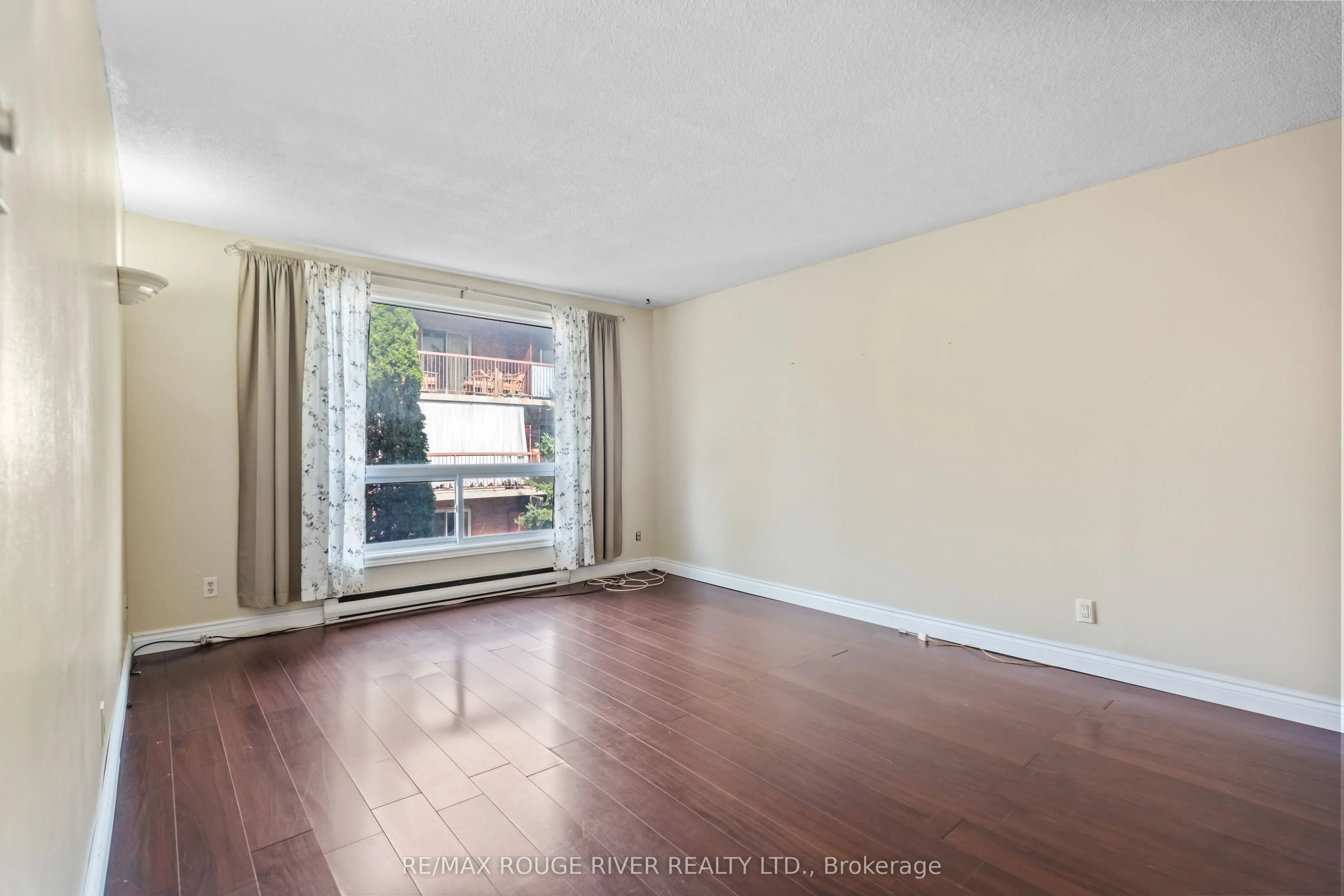 494 Elgin Street W, #3