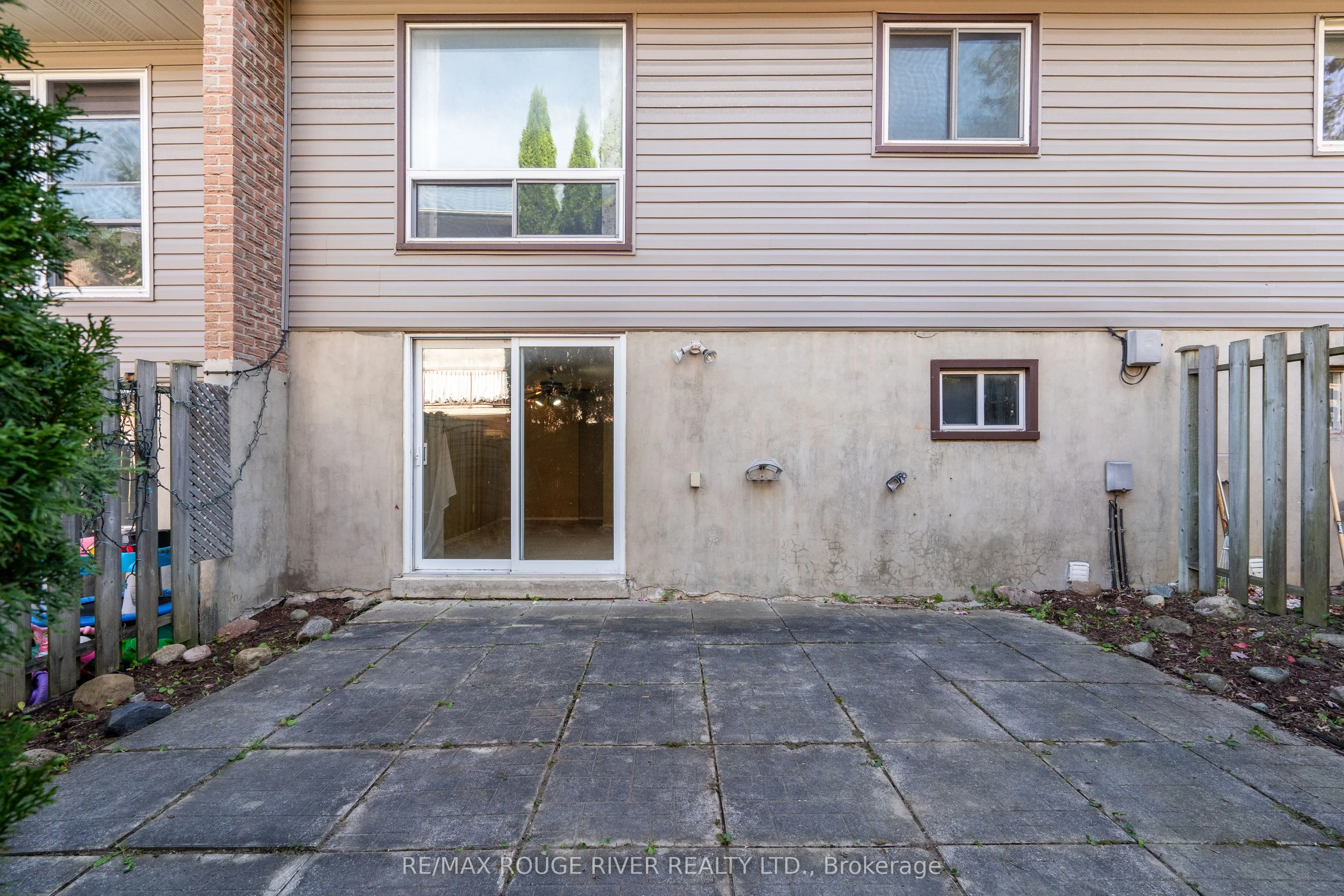 494 Elgin Street W, #3
