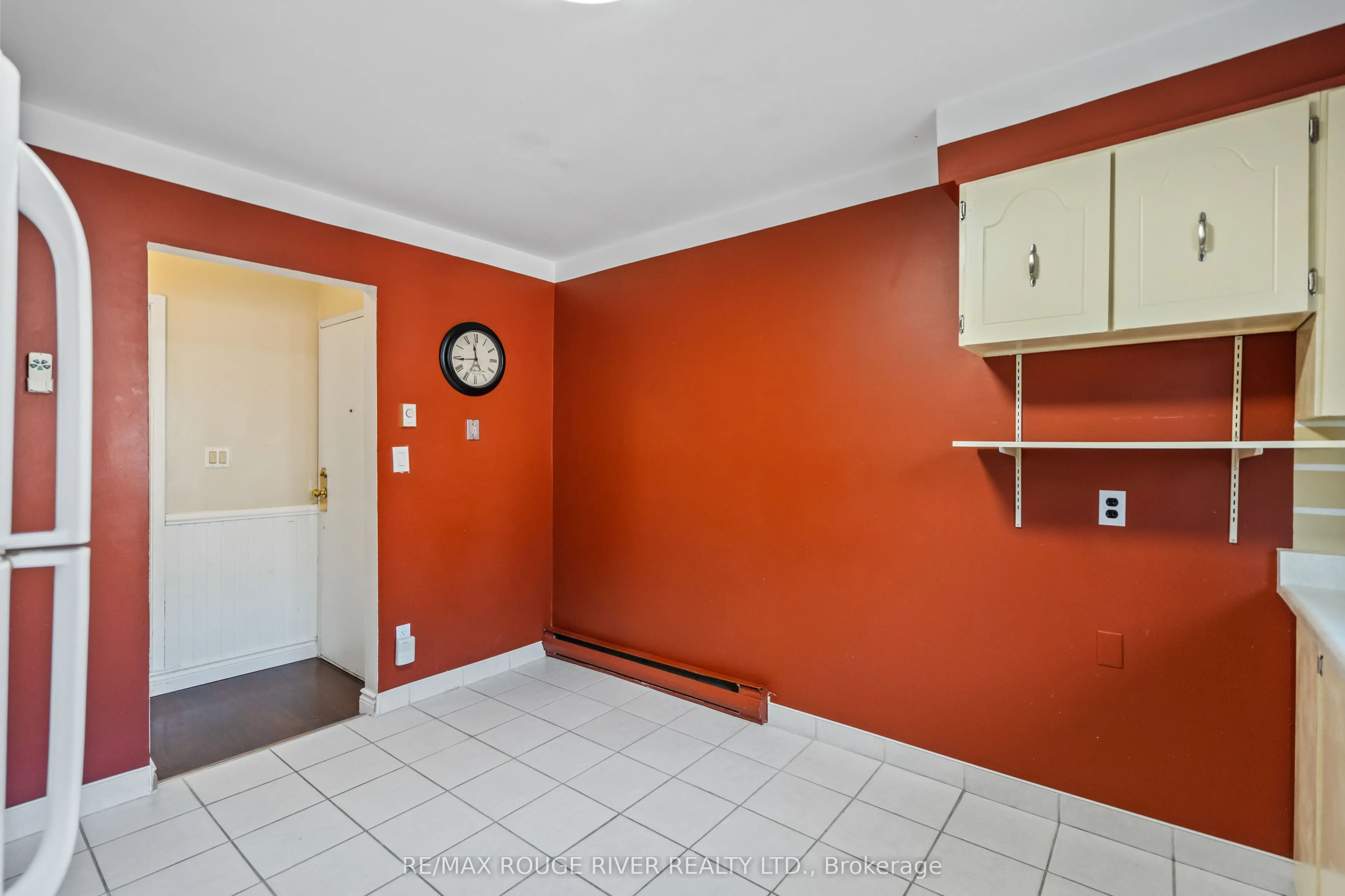 494 Elgin Street W, #3
