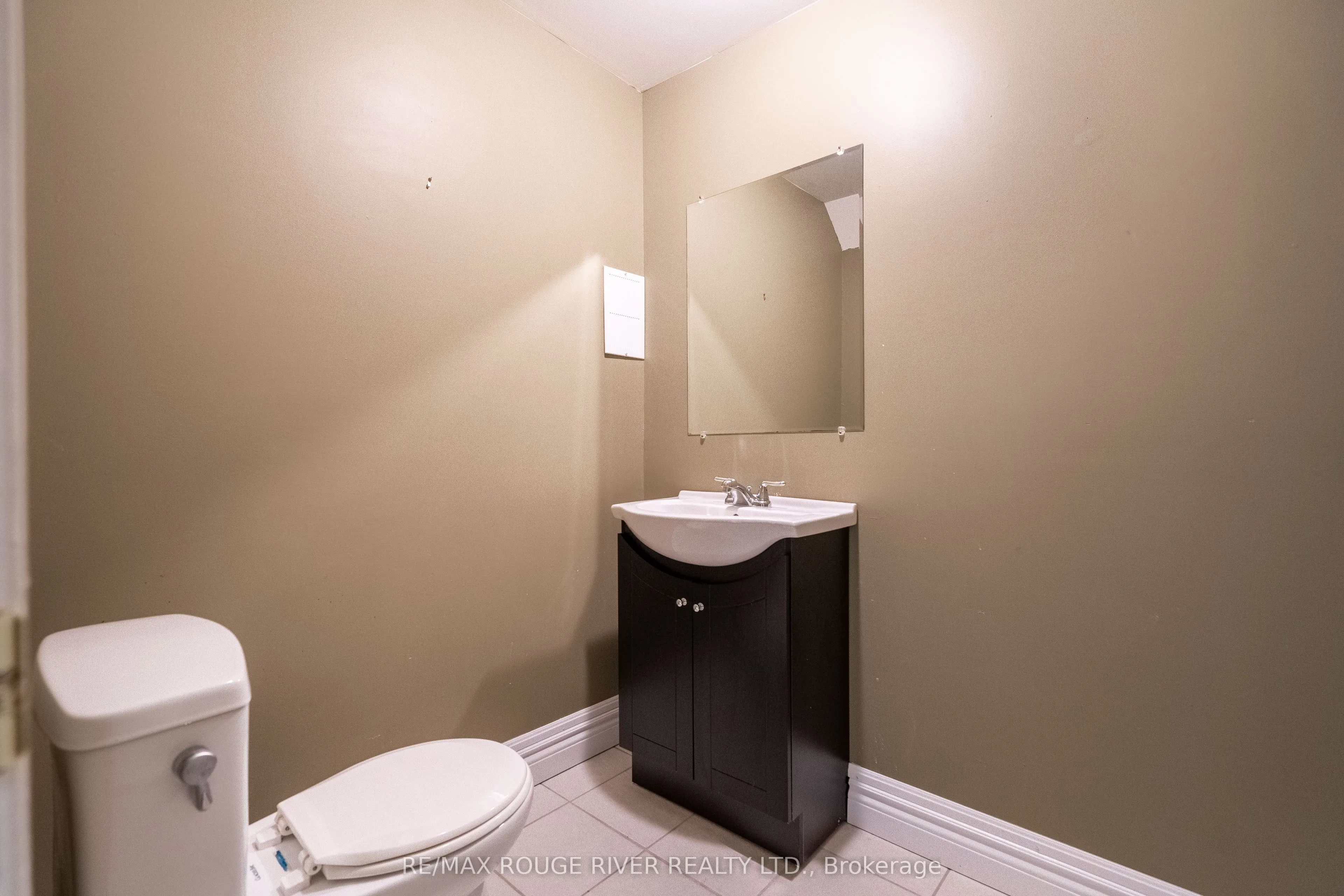 494 Elgin Street W, #3