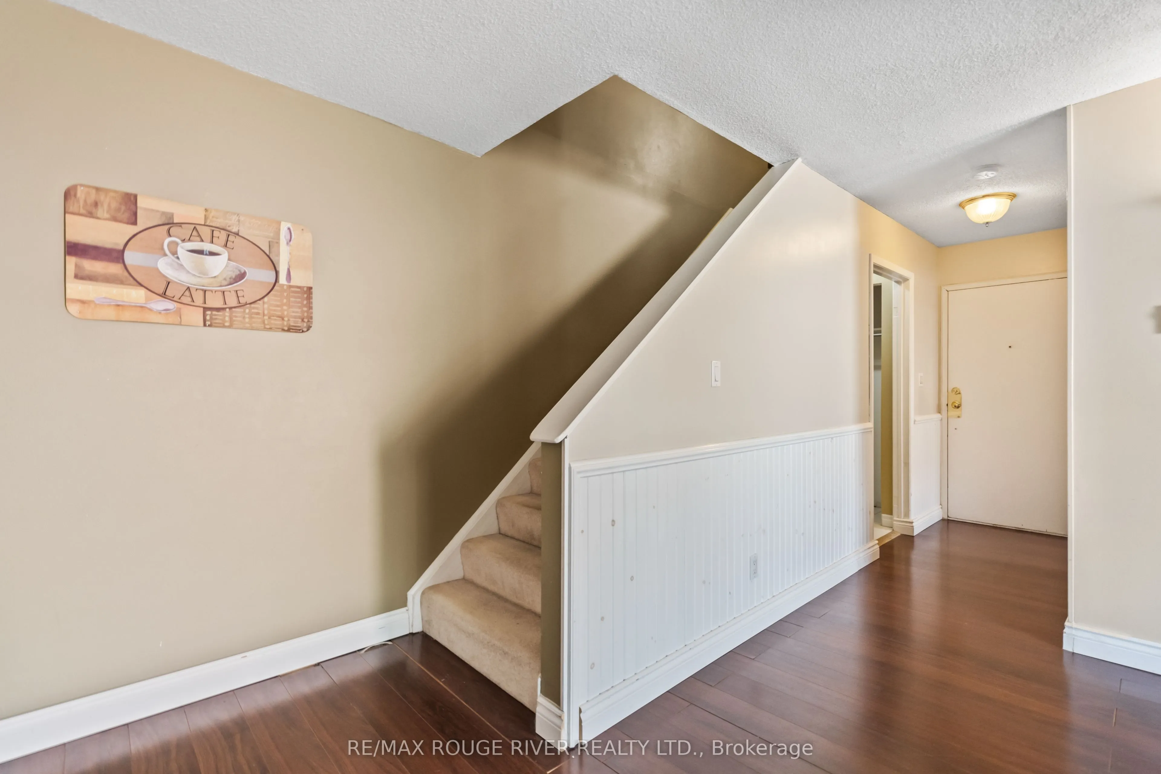 494 Elgin Street W, #3
