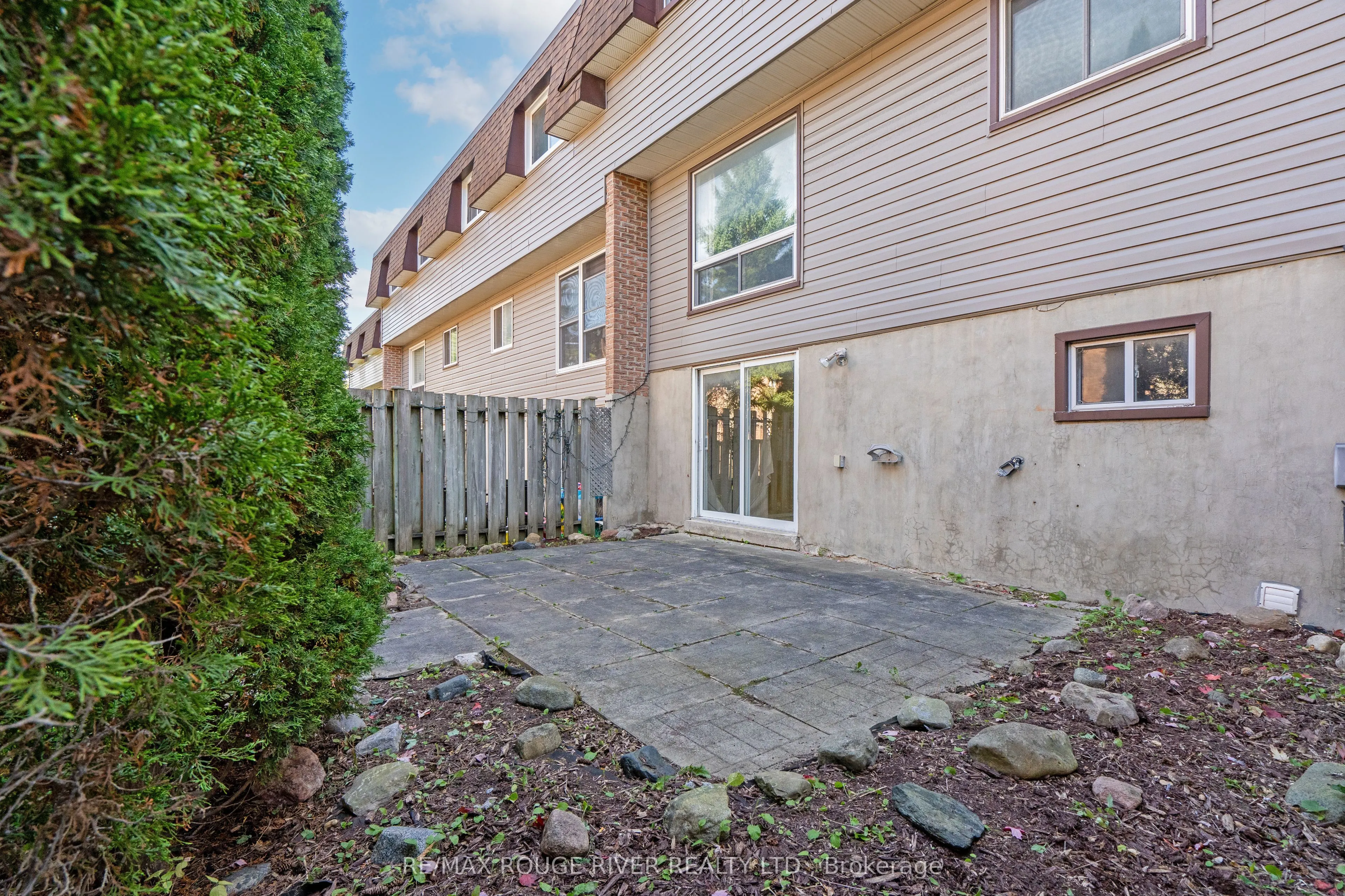 494 Elgin Street W, #3