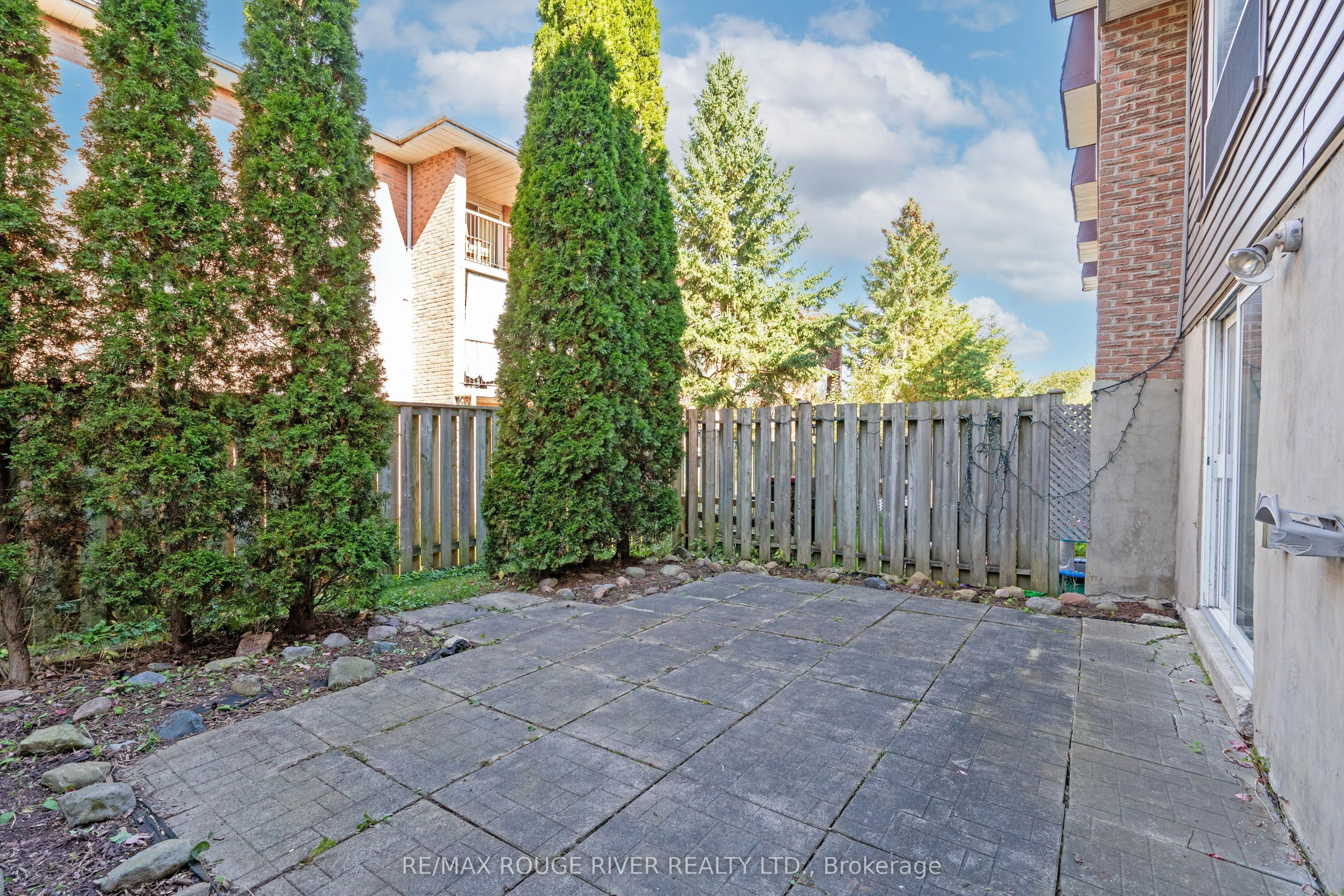 494 Elgin Street W, #3