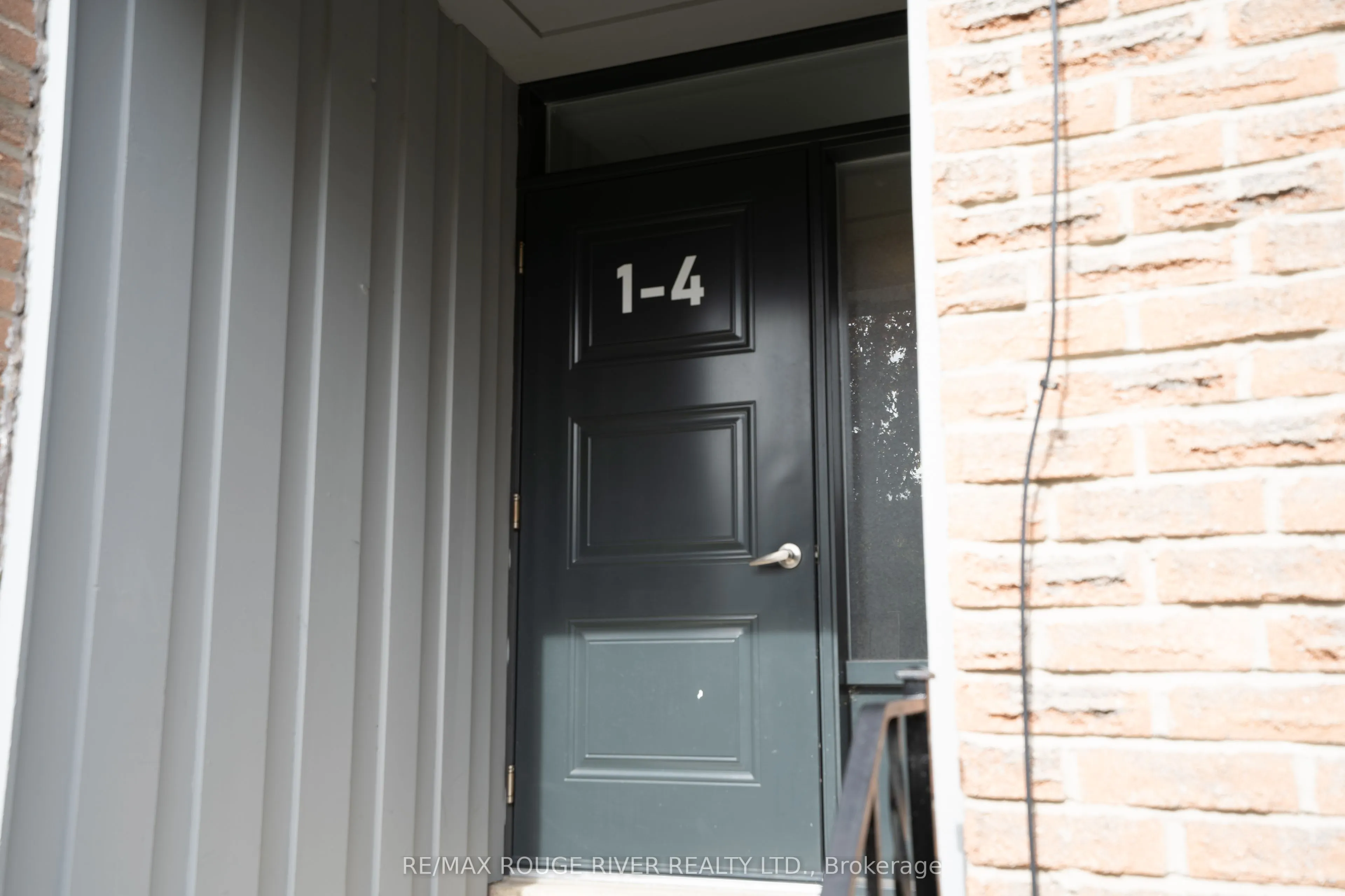 494 Elgin Street W, #3