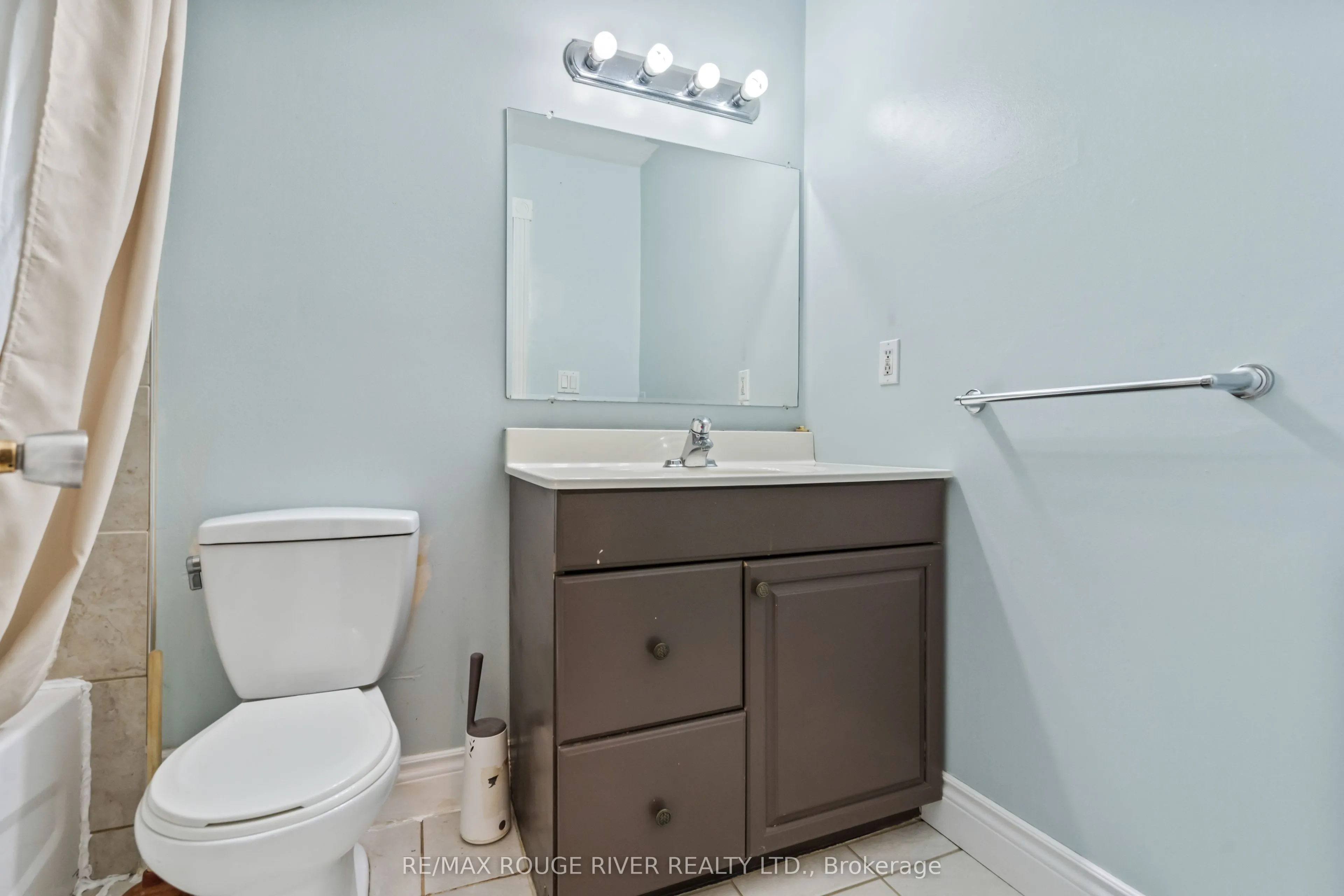 494 Elgin Street W, #3