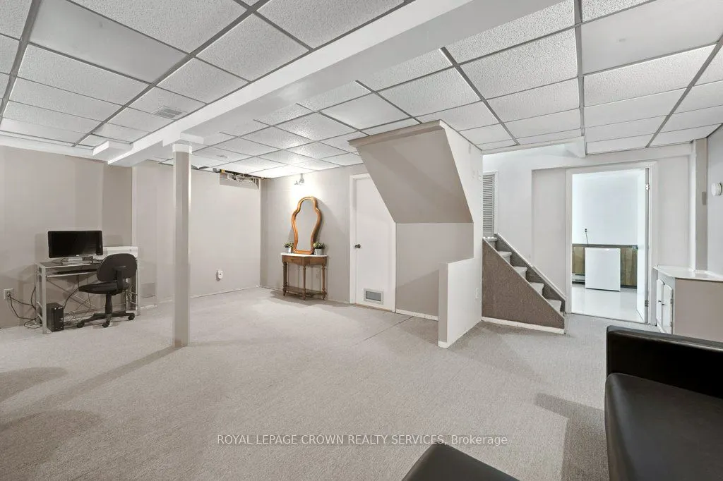 14 Pathfinder Crescent