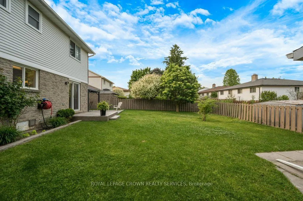 14 Pathfinder Crescent
