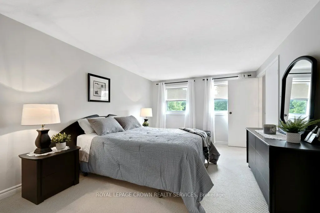 14 Pathfinder Crescent