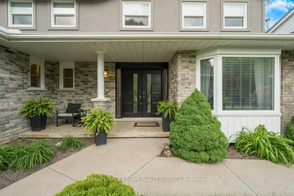 14 Pathfinder Crescent