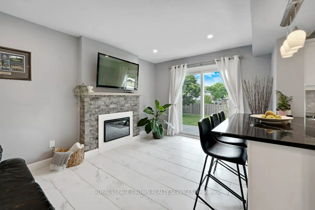 14 Pathfinder Crescent