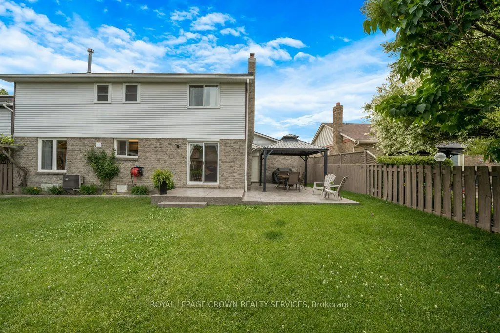 14 Pathfinder Crescent