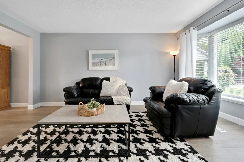 14 Pathfinder Crescent