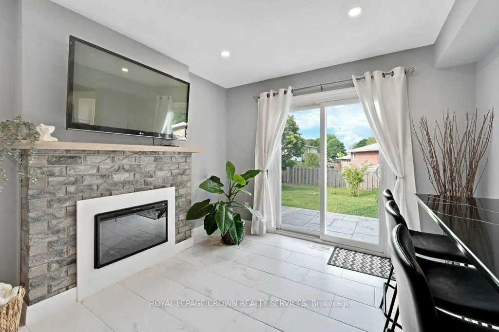 14 Pathfinder Crescent
