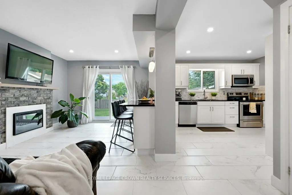 14 Pathfinder Crescent