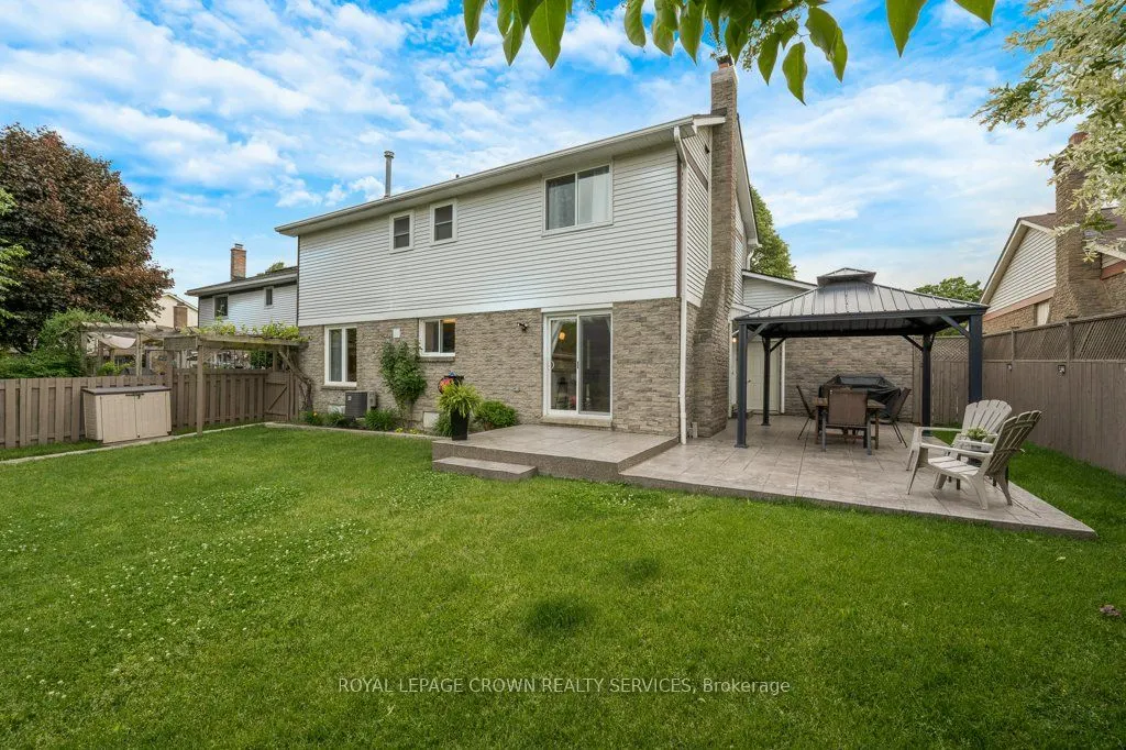 14 Pathfinder Crescent